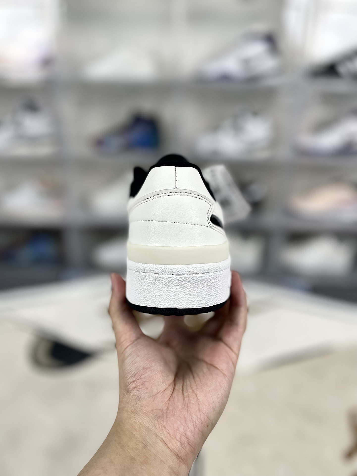 Adidas Originals Forum Low CL White Black Unisex Sneakers IH7830/IH7918 3 i1733687872 2569 7