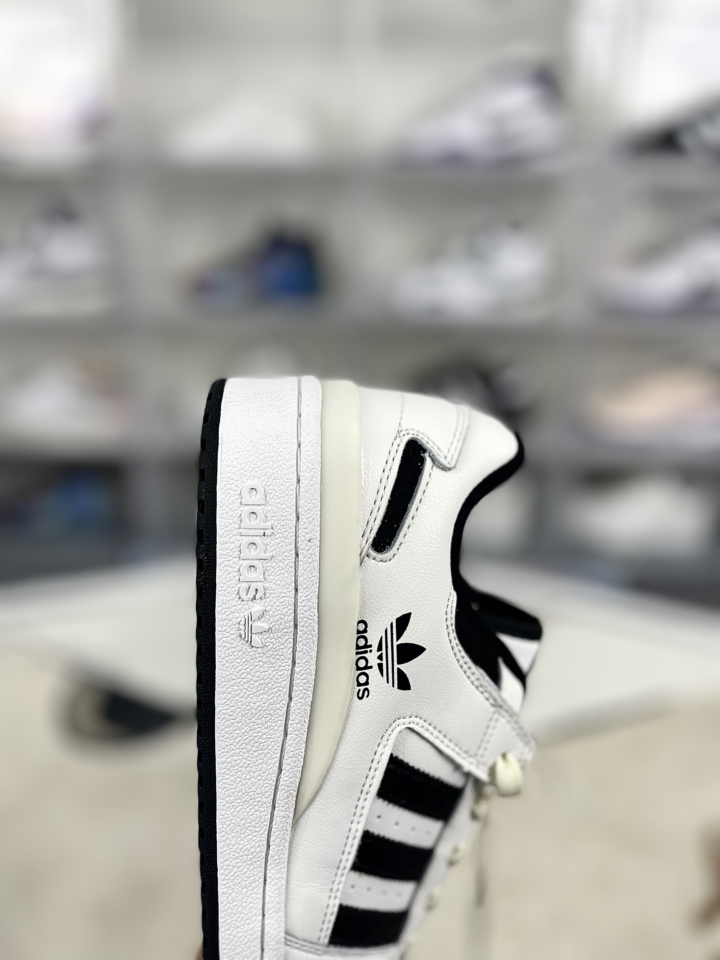 Adidas Originals Forum Low CL White Black Unisex Sneakers IH7830/IH7918 7 i1733687872 4956 4