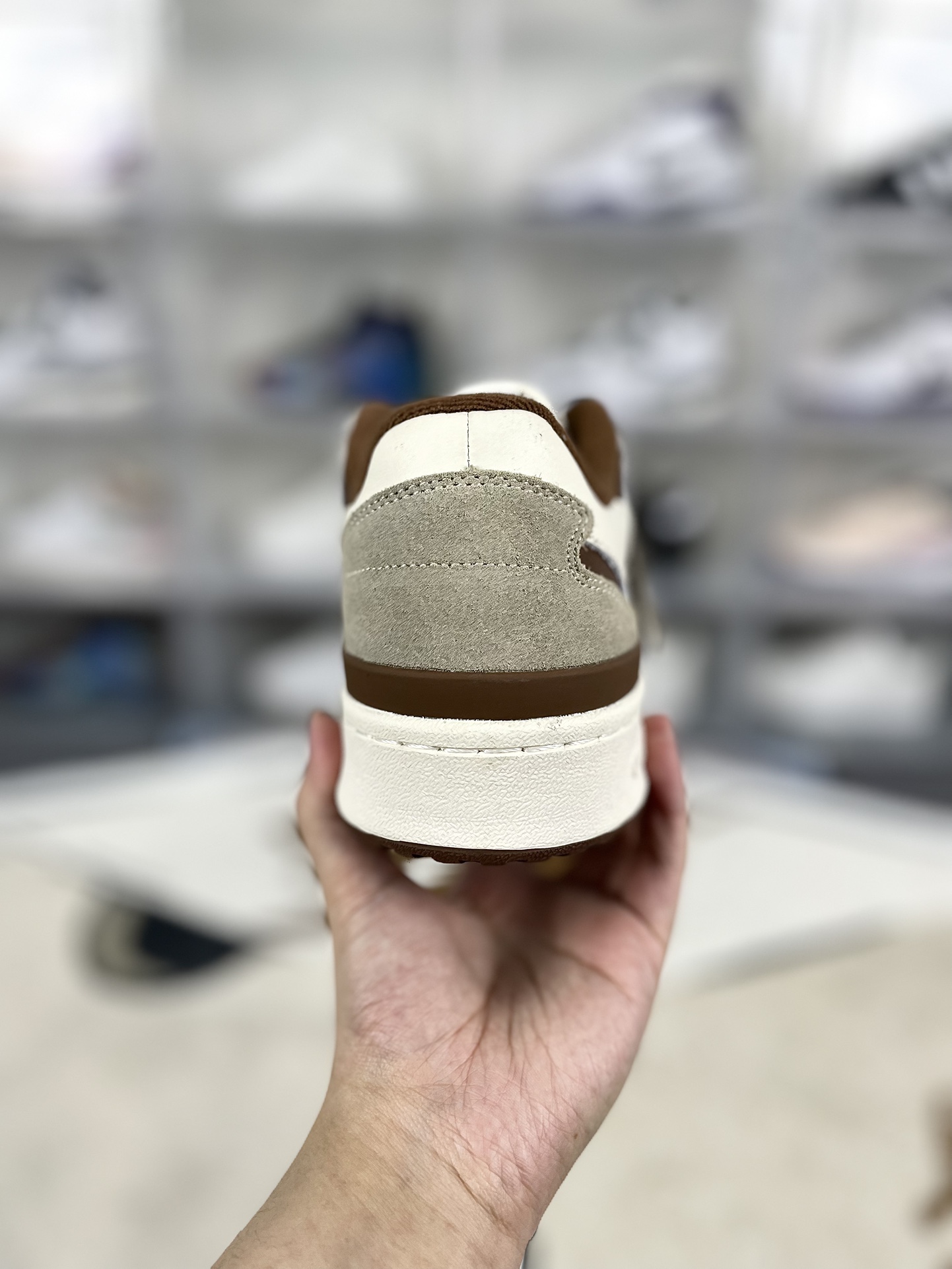 Adidas Originals Forum 84 Low Lifestyle Shoes - Brown/Beige - Unisex 3 i1733687961 6602 0