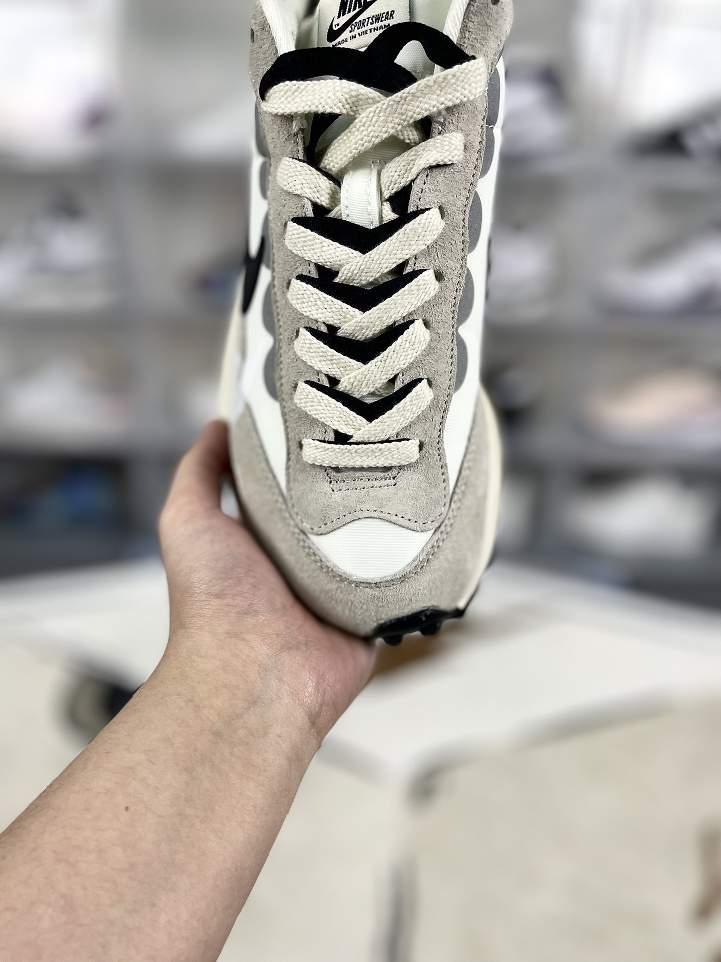 Nike x Sacai VaporWaffle White Gum Sneakers - Comfortable Low-Top Lifestyle Shoes 6 i1734296761 4357 7