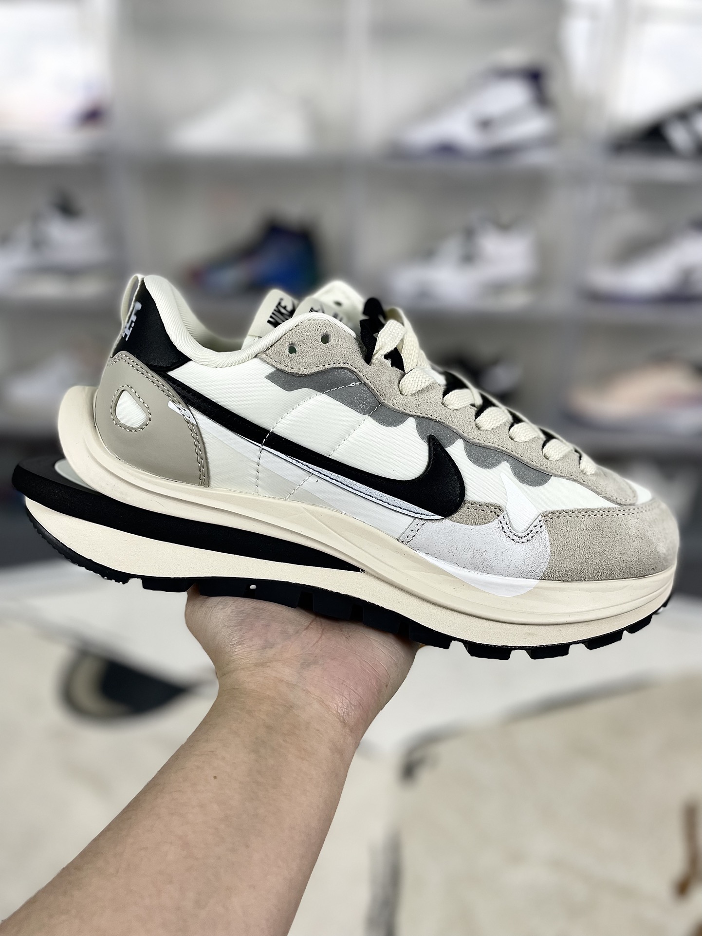 Nike x Sacai VaporWaffle White Gum Sneakers - Comfortable Low-Top Lifestyle Shoes 2 i1734296761 7034 5