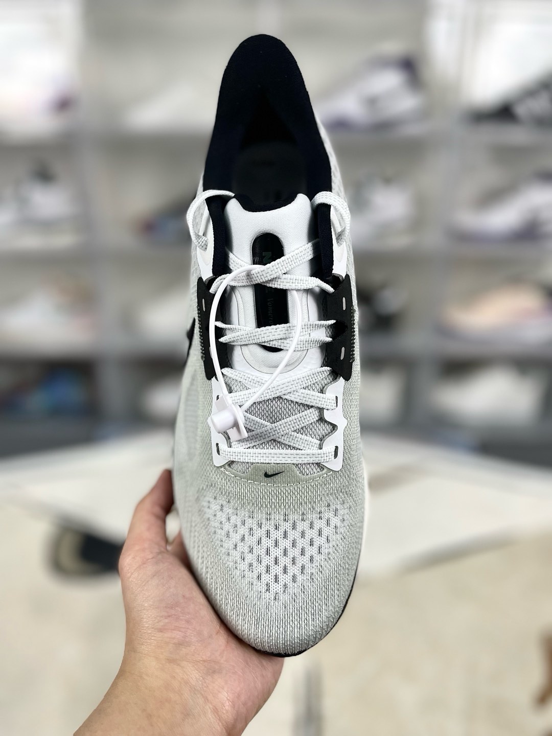 Nike Air Zoom Vomero 17: Cushioned, Breathable Running Shoes for Men & Women 5 i1734987230753 2298 0 3