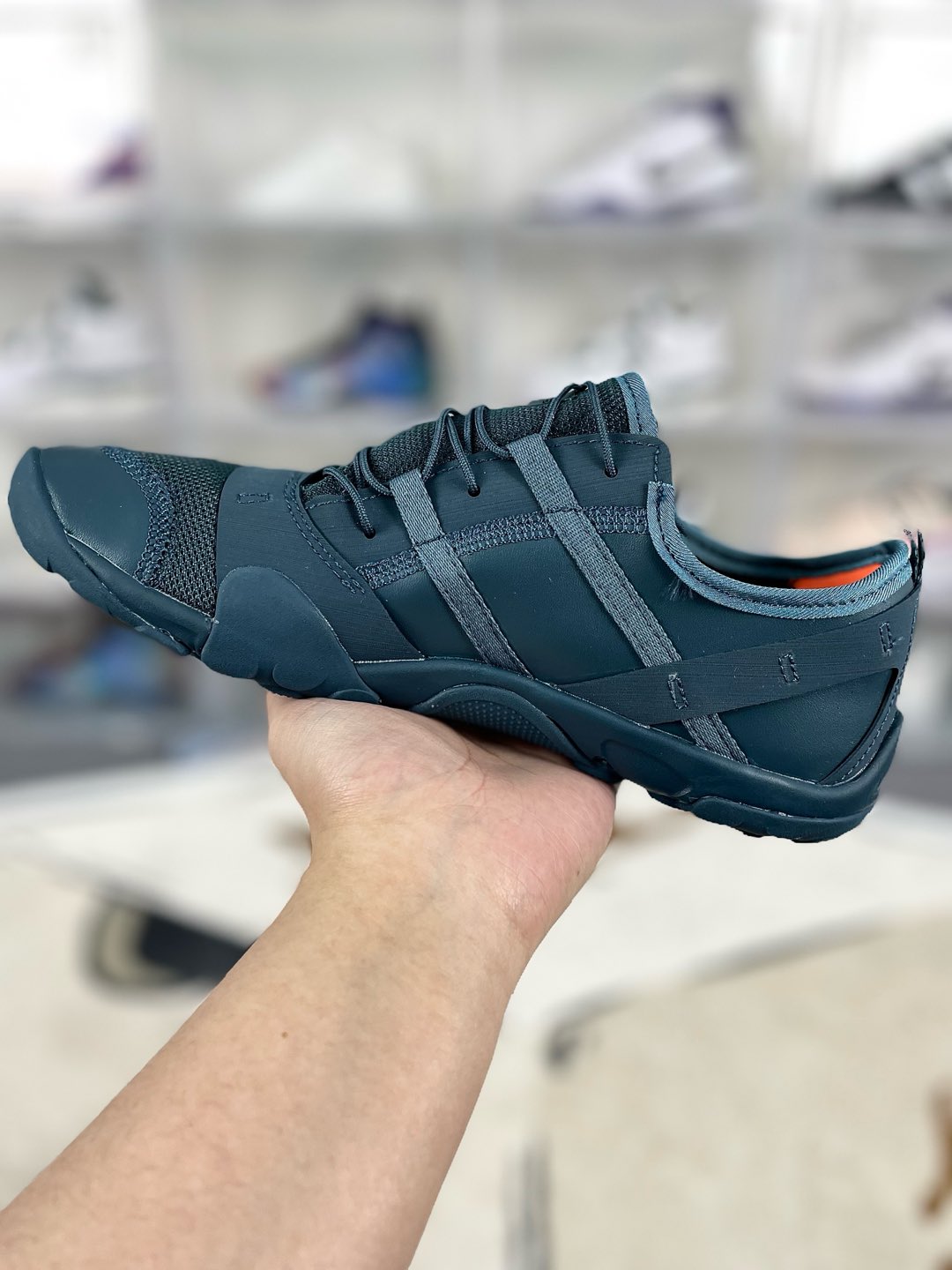 New Balance x Issey Miyake MT10O Blue Low-Top Sneakers 3 i1735239029942 914 0 1