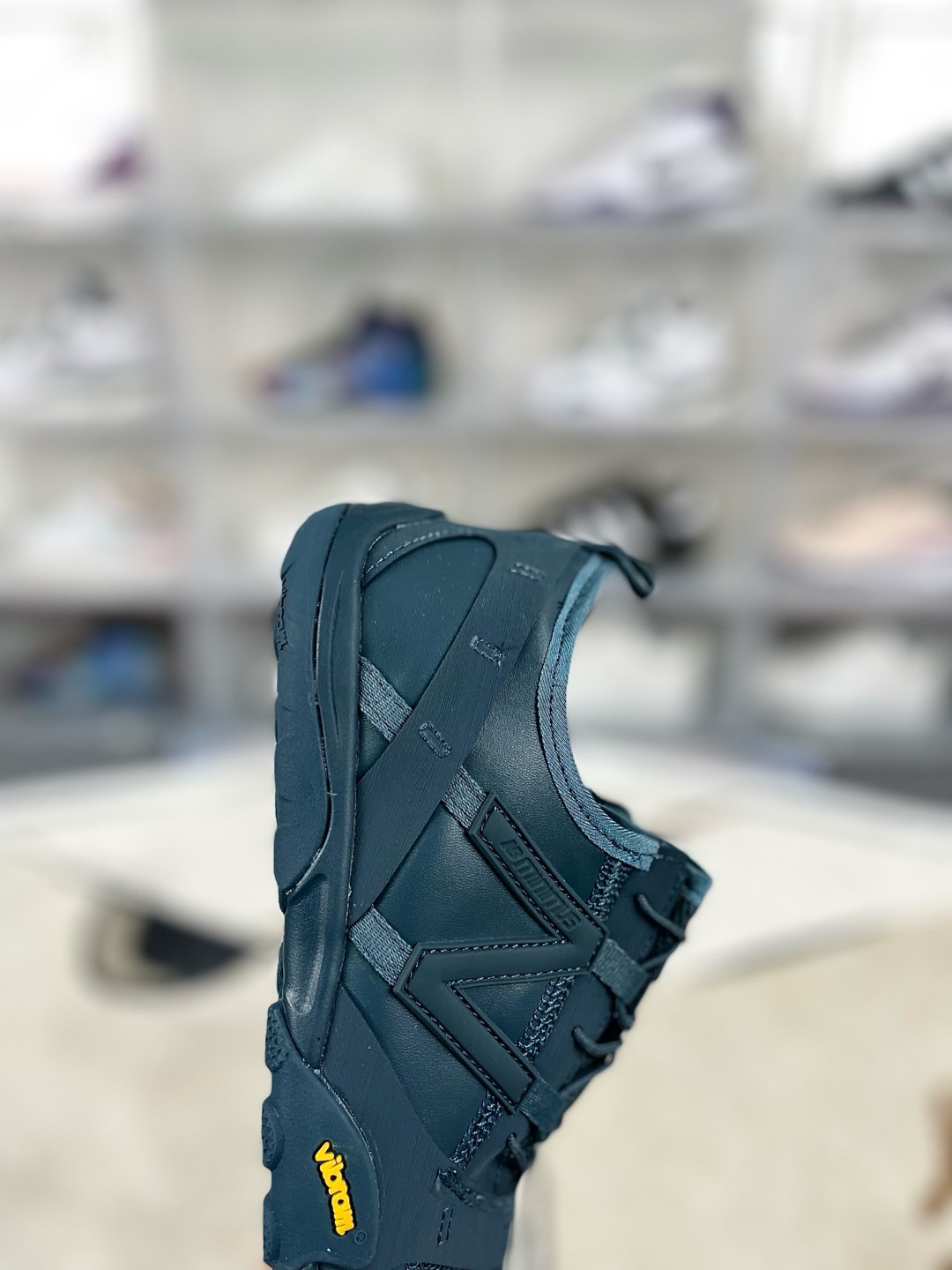 New Balance x Issey Miyake MT10O Blue Low-Top Sneakers 8 i1735239029943 6103 0 6