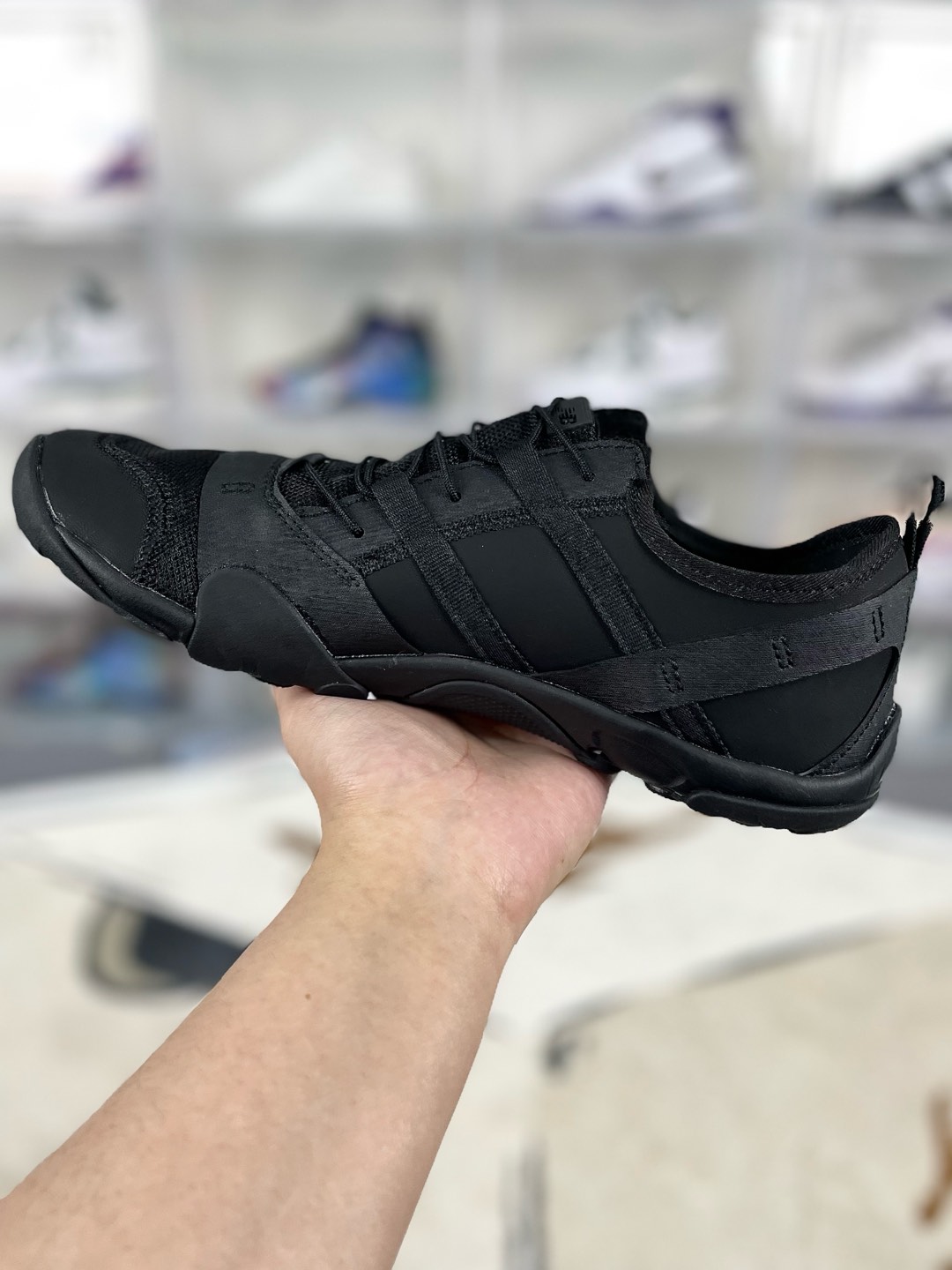 Issey Miyake x New Balance MT10O Black Low-Top Lifestyle Sneakers 2 i1735239042950 1738 0 1