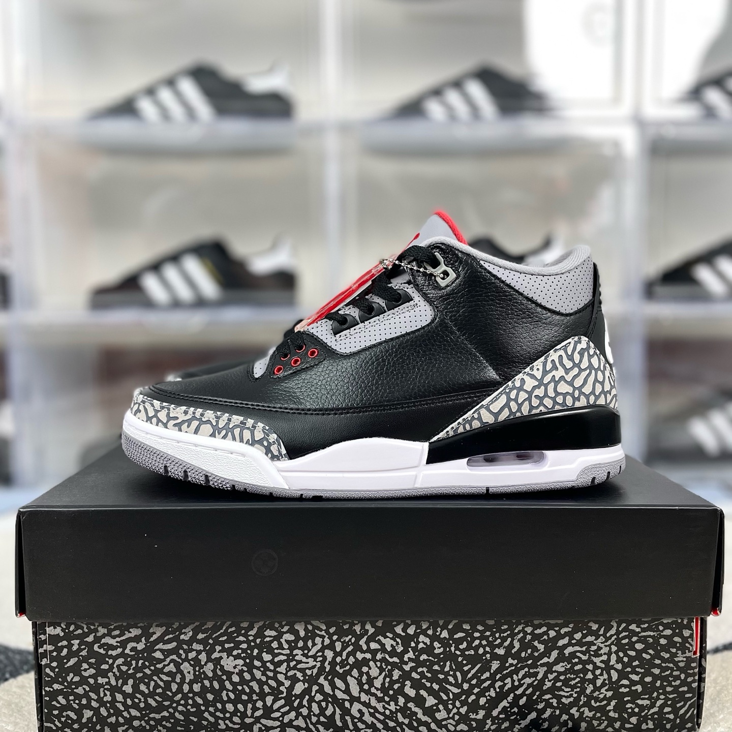 Jordan Air 3 Retro Black Cement Sneakers Mid-Top Basketball Shoes 10 i1736369789675 9063 0 8