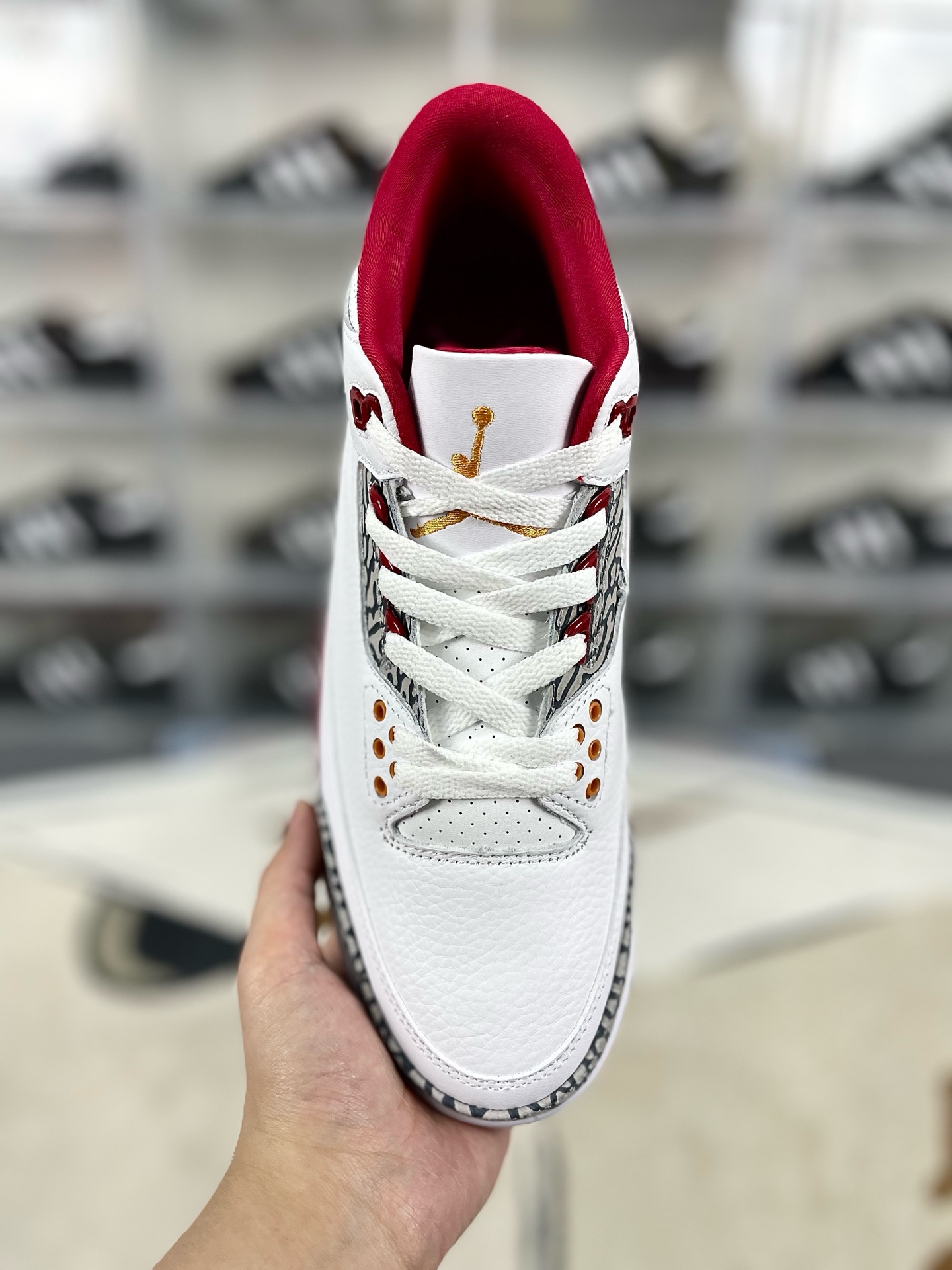 Air Jordan 3 Retro Cardinal Red: Iconic Style & Superior Comfort Shoes 5 i1736369820435 3803 0 3