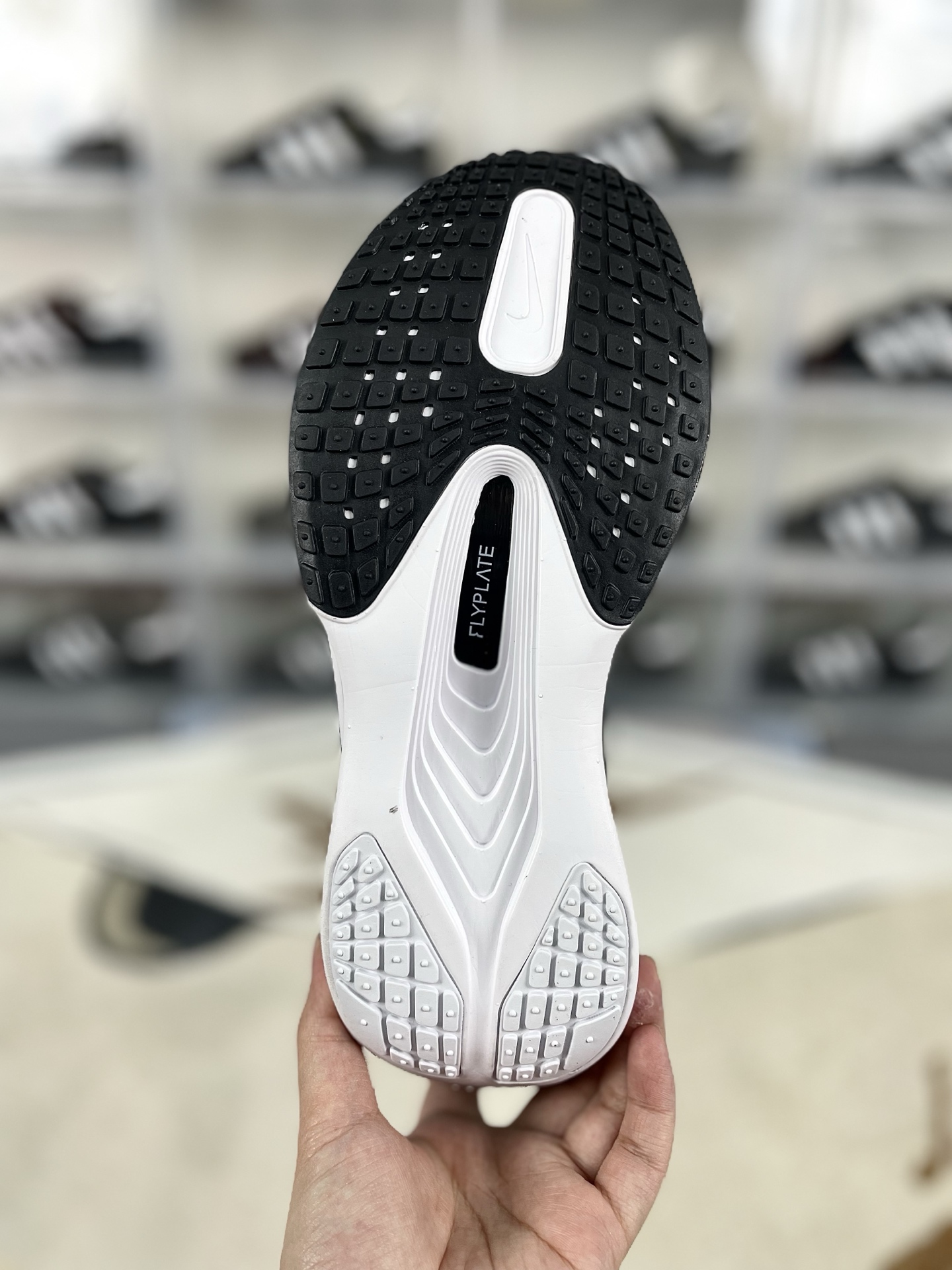 Nike Zoom Fly 6: Lightweight, Comfortable, and Durable Running Shoes 6 i1737323443791 539 0 4