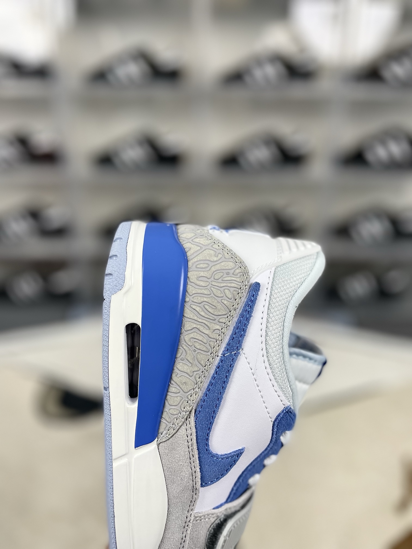 Jordan Legacy 312 Low Retro Basketball Shoes - White/Blue, Unisex Design 8 i1739570390625 6156 0 5