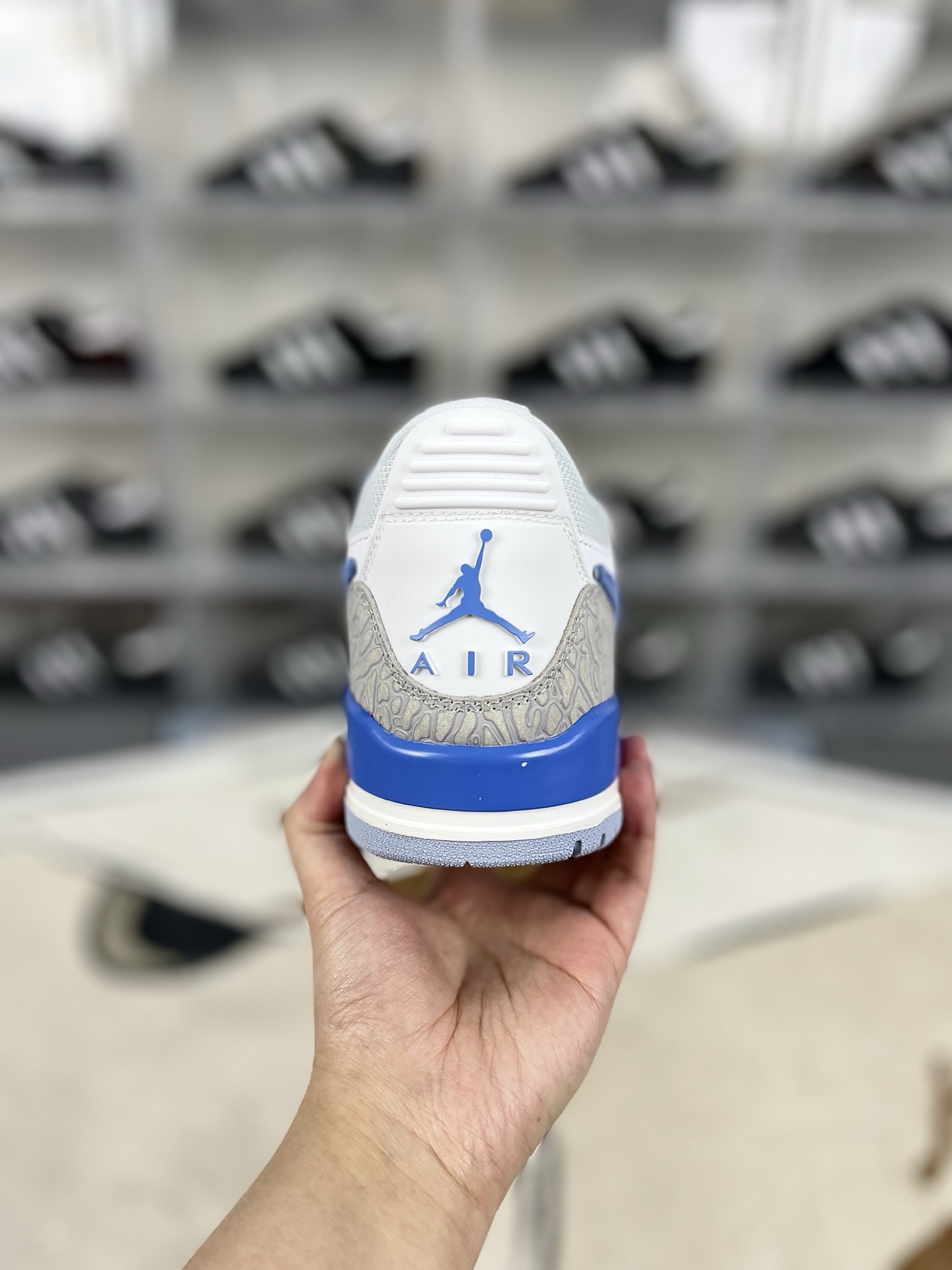 Jordan Legacy 312 Low Retro Basketball Shoes - White/Blue, Unisex Design 4 i1739570396087 730 0 2