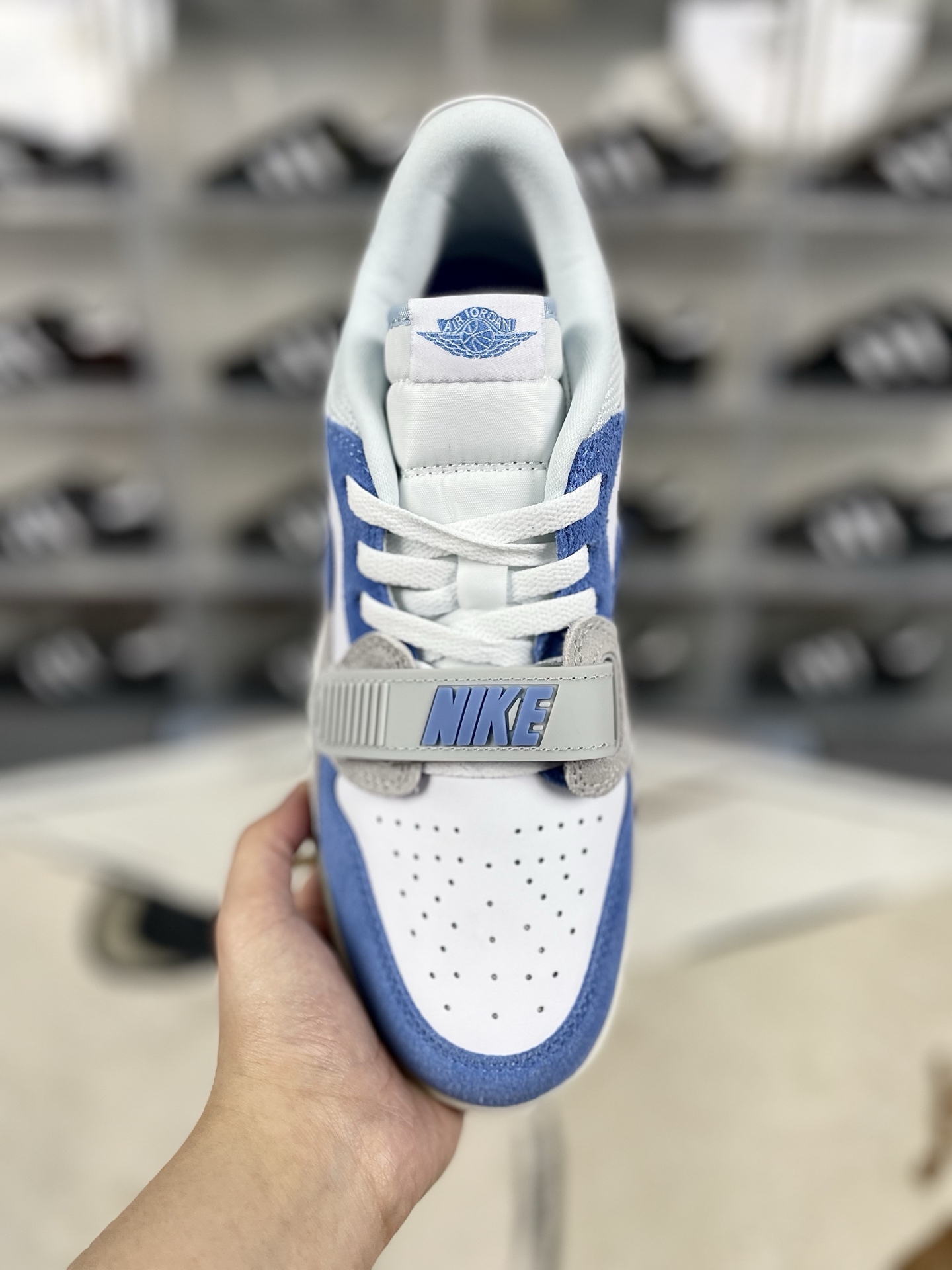Jordan Legacy 312 Low Retro Basketball Shoes - White/Blue, Unisex Design 5 i1739570397942 9361 0 3