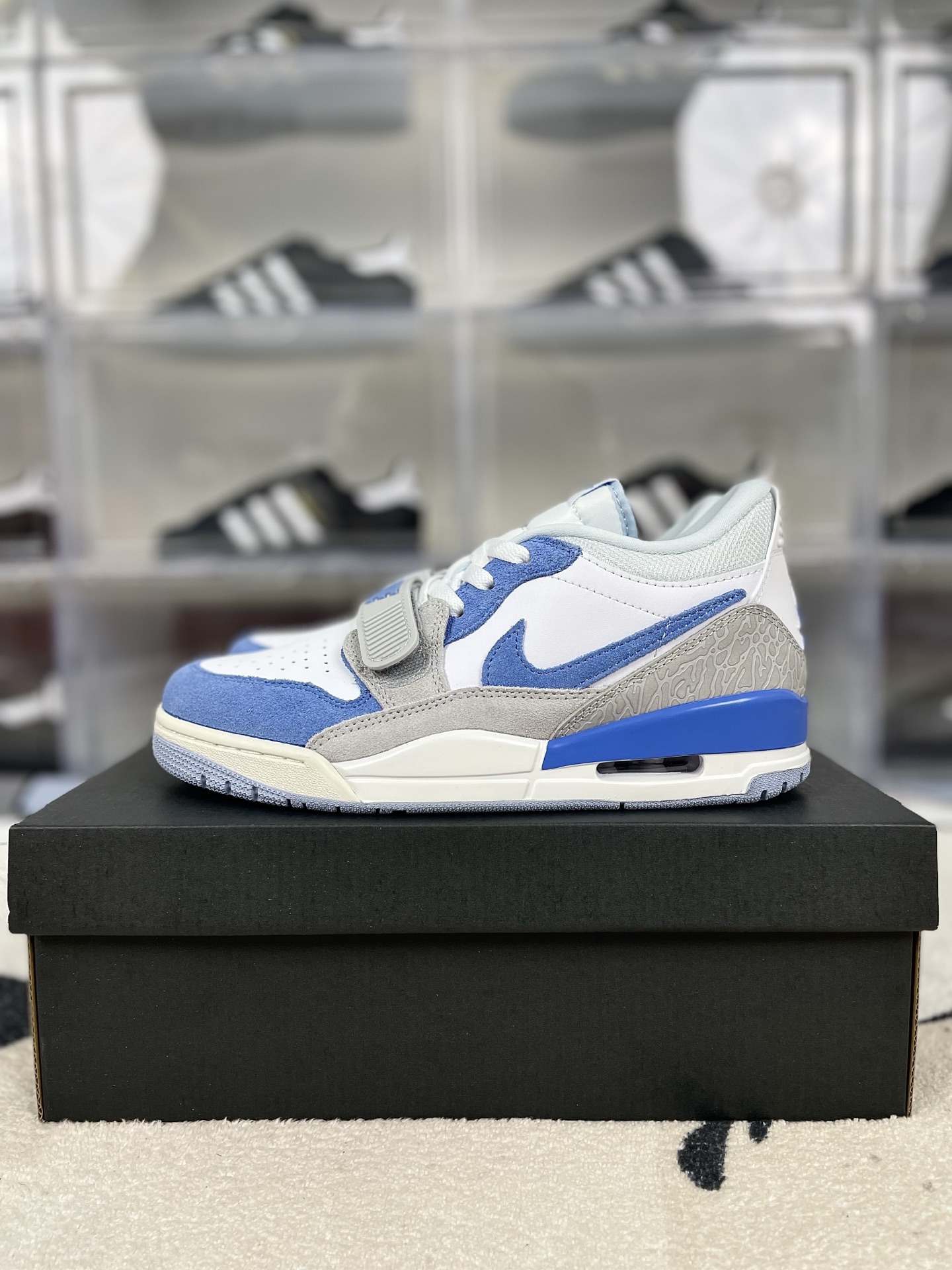 Jordan Legacy 312 Low Retro Basketball Shoes - White/Blue, Unisex Design 10 i1739570399184 7865 0 8