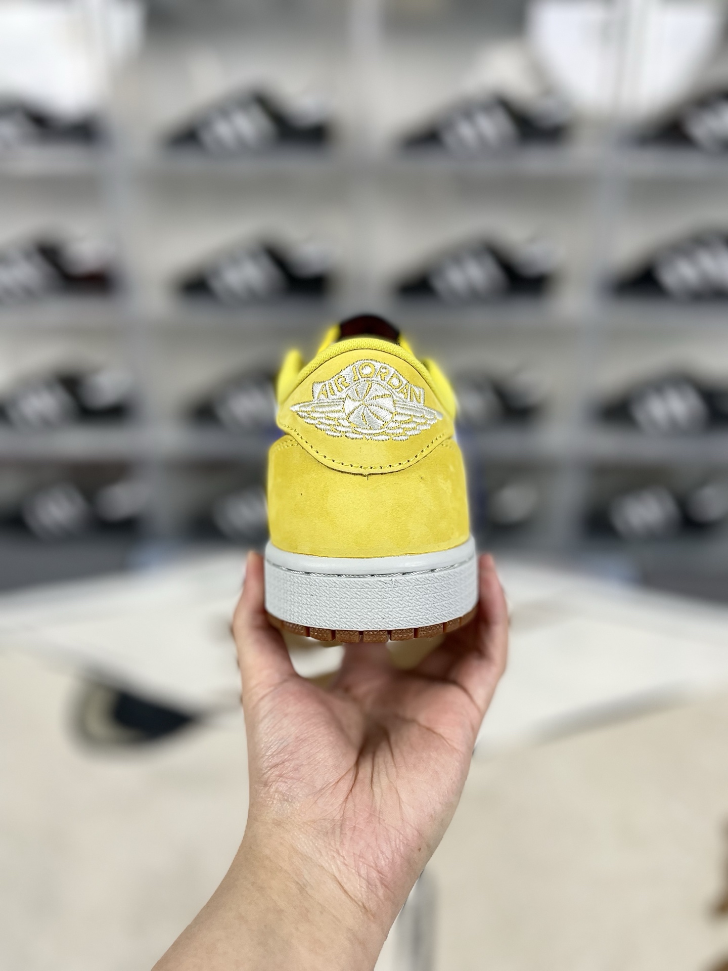 Travis Scott x Air Jordan 1 Low OG Canary Yellow - Iconic Design 3 i1739570488063 3239 0 2
