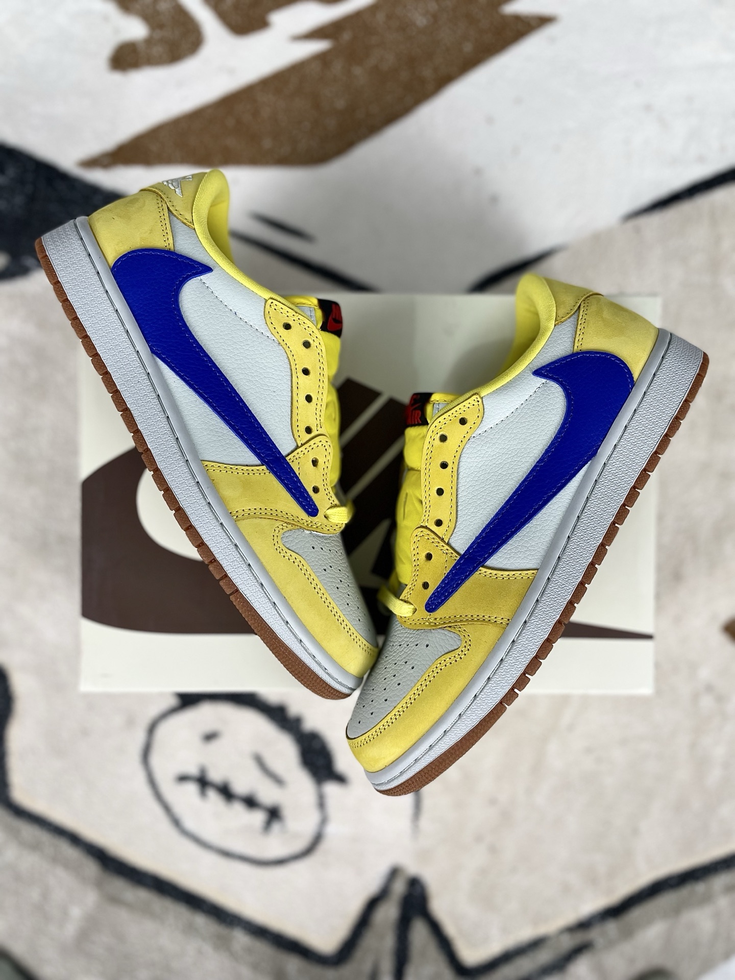 Travis Scott x Air Jordan 1 Low OG Canary Yellow - Iconic Design 5 i1739570488159 7305 0 7
