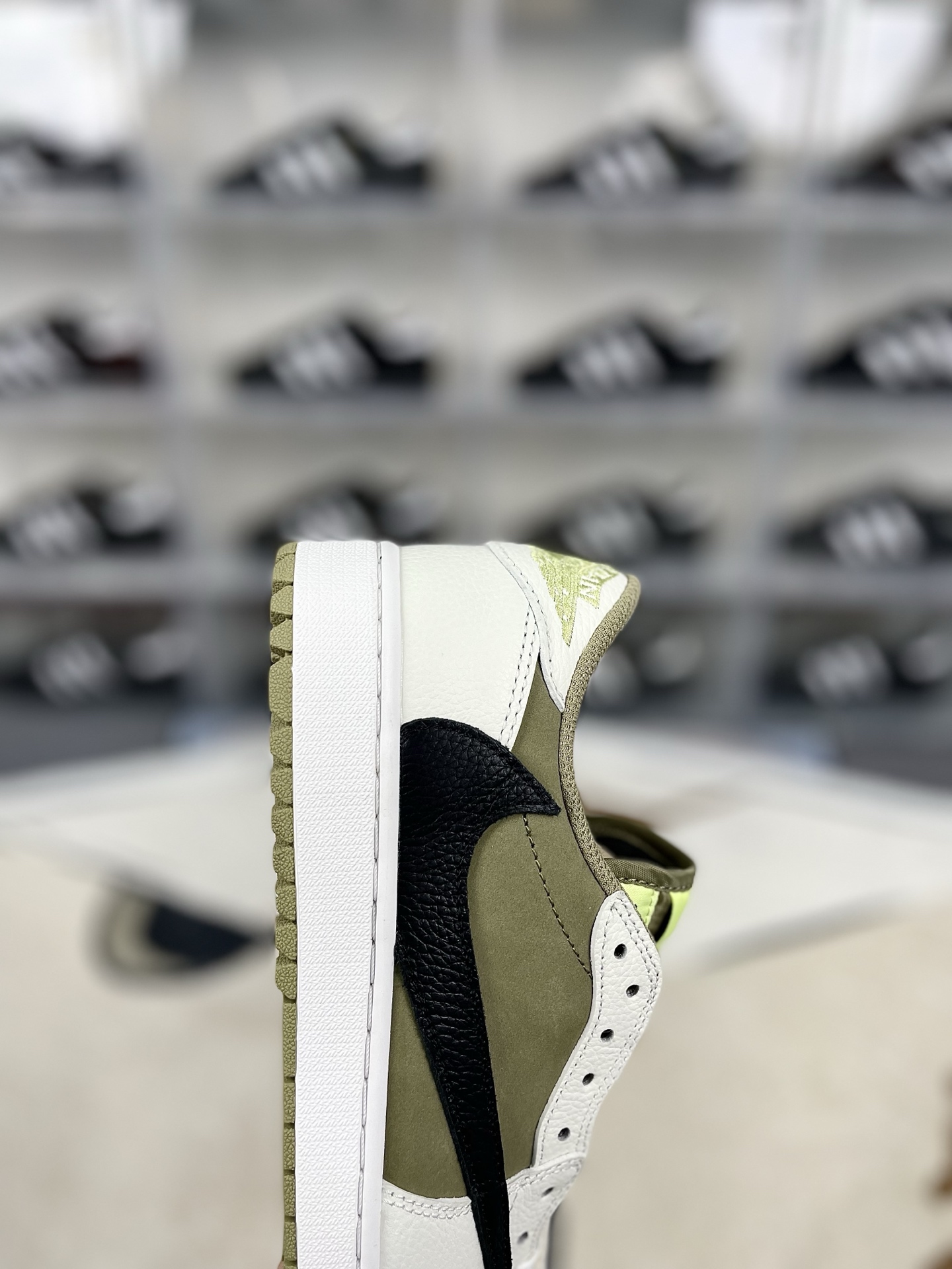 Travis Scott x Jordan Air Jordan 1 Low Golf Shoes - Brown/White 8 i1739570511871 4041 0 5