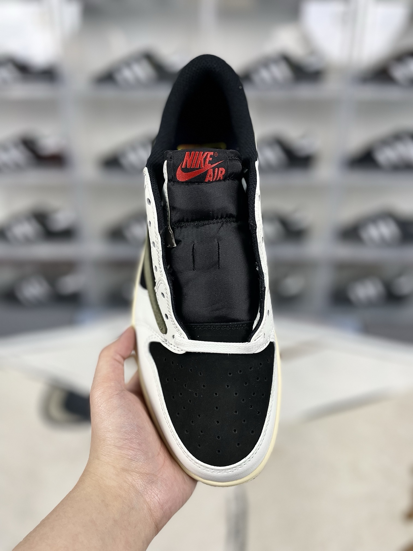 Travis Scott x Air Jordan 1 Low Olive Women's Shoe DZ4137-106 5 i1739570522371 6016 0 3