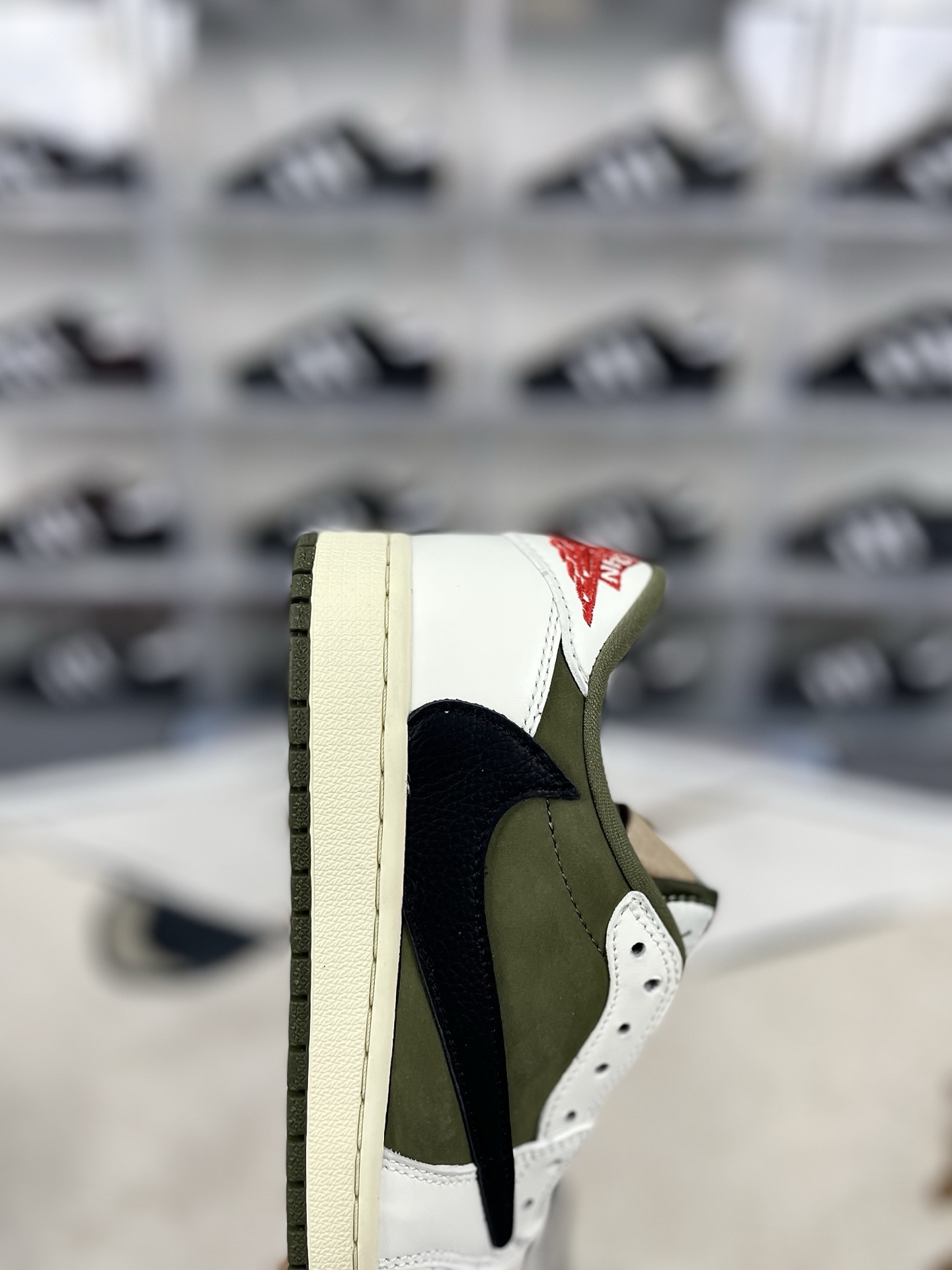 Travis Scott x Jordan Air Jordan 1 Low OG Olive Sneakers 7 i1739741486506 8615 0 5