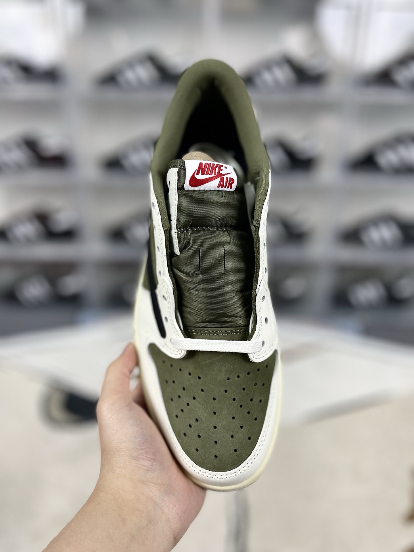 Travis Scott x Jordan Air Jordan 1 Low OG Olive Sneakers 4 i1739741492083 2711 0 3