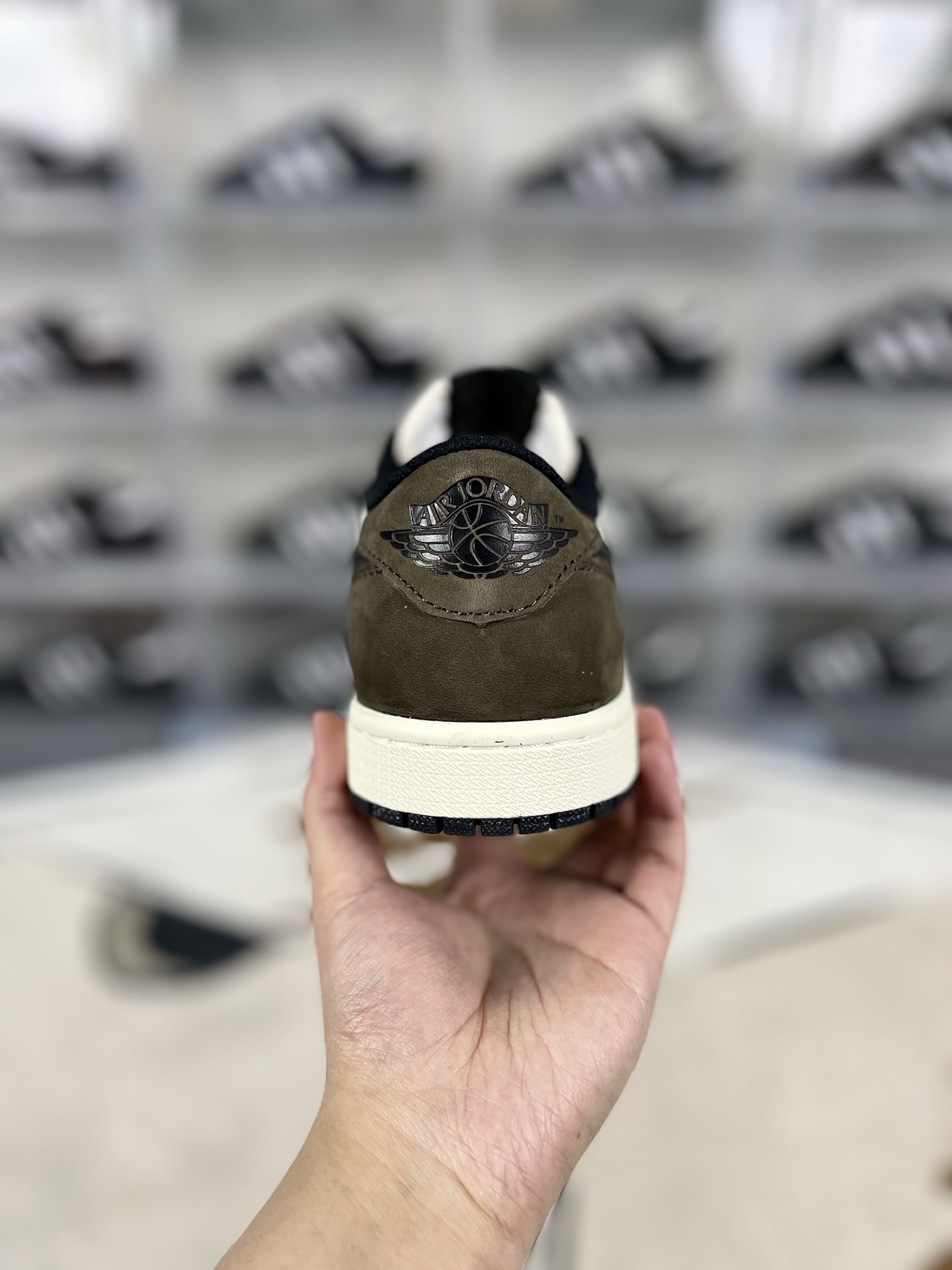 Jordan Air 1 Low OG Mocha: Leather, Low-Top, Retro Basketball Shoes 3 i1740000192507 9840 0 2