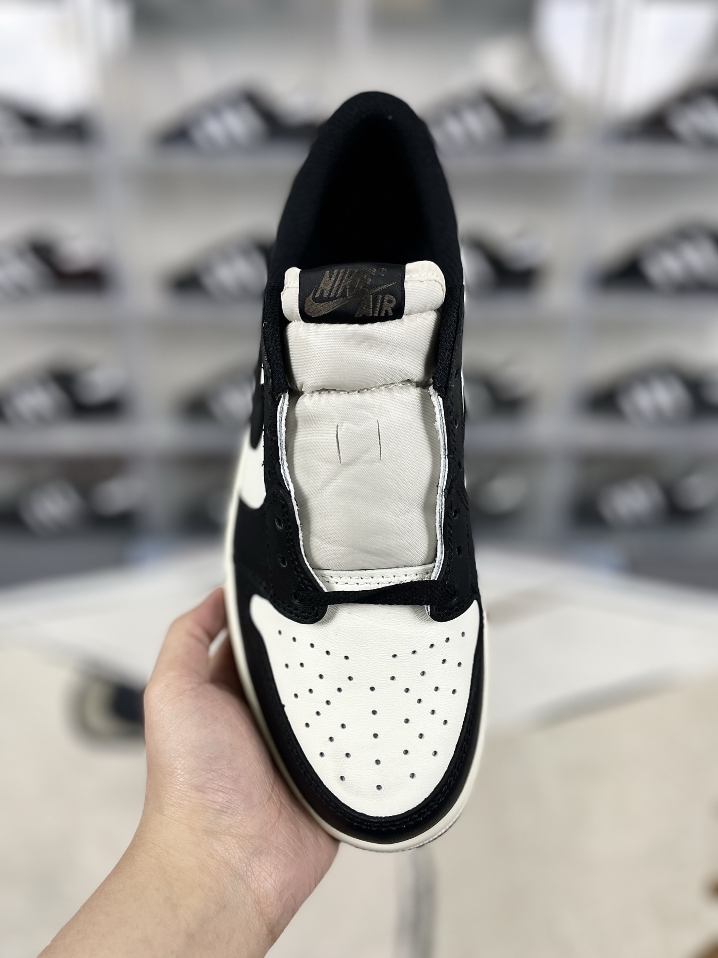 Jordan Air 1 Low OG Mocha: Leather, Low-Top, Retro Basketball Shoes 4 i1740000193445 4689 0 3