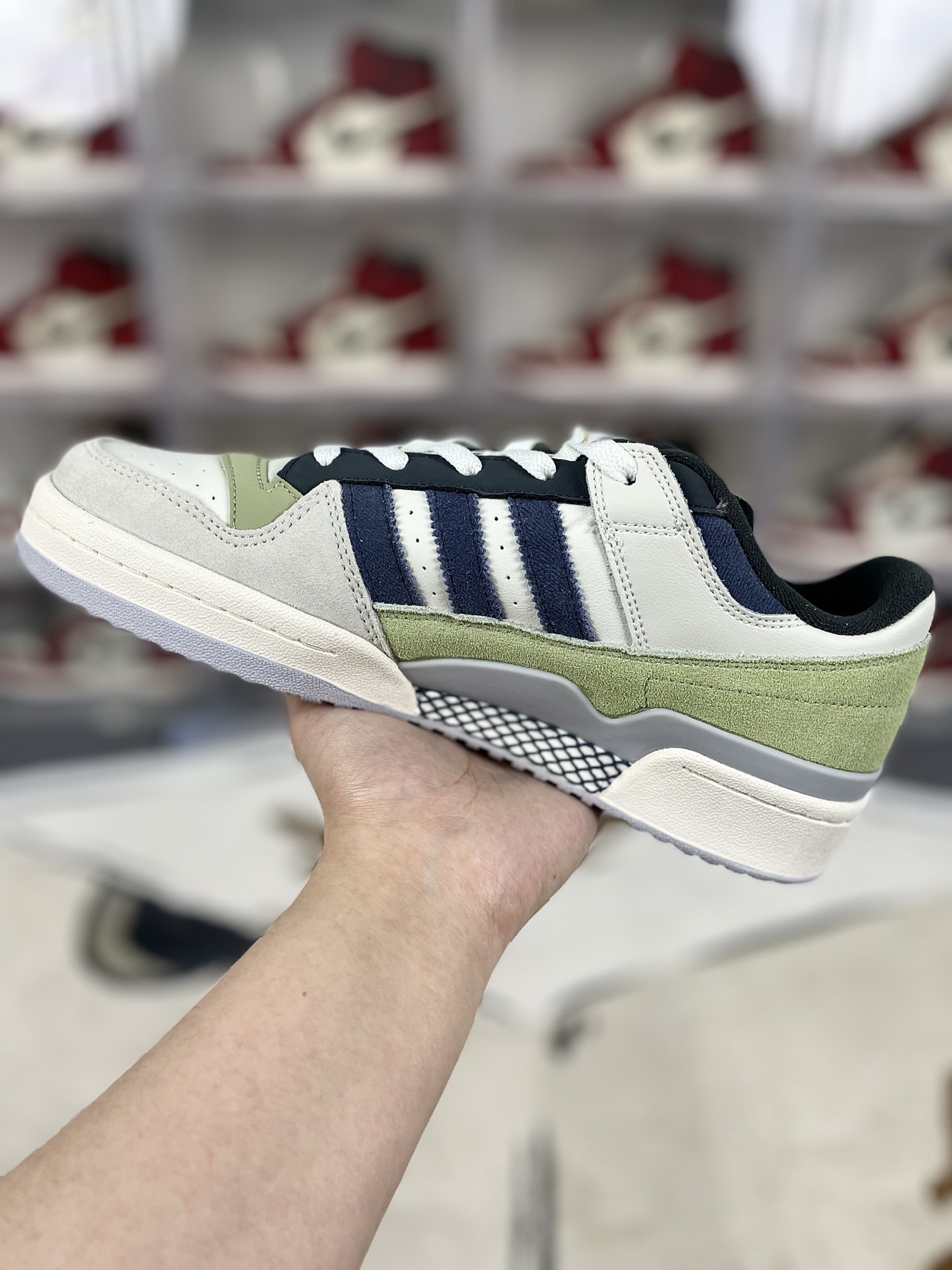 Adidas Originals Forum 84 Low-Top Sneakers - White, Green, Blue - Unisex 2 i1741458249490 7031 0 1