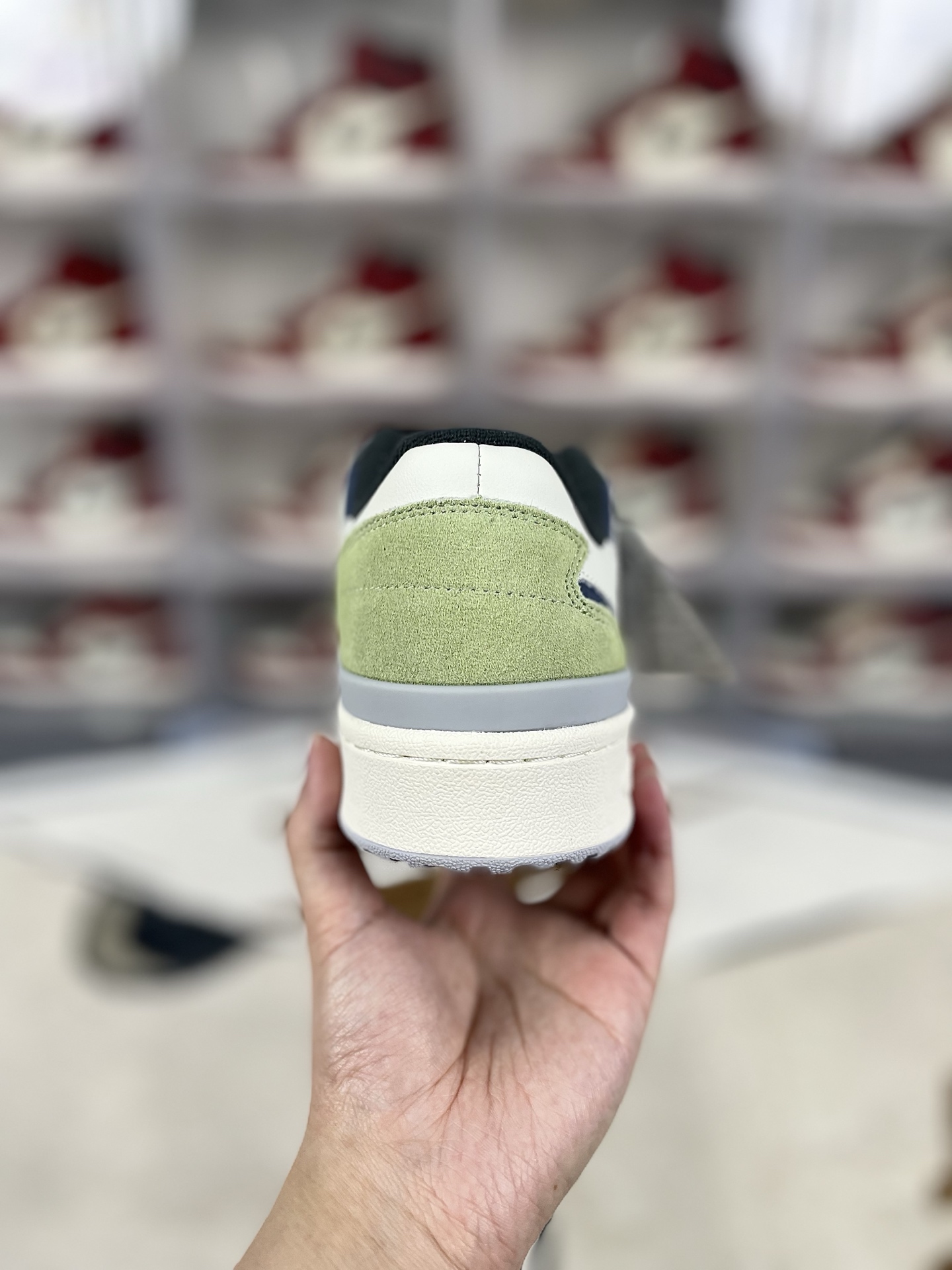 Adidas Originals Forum 84 Low-Top Sneakers - White, Green, Blue - Unisex 3 i1741458251621 4637 0 2