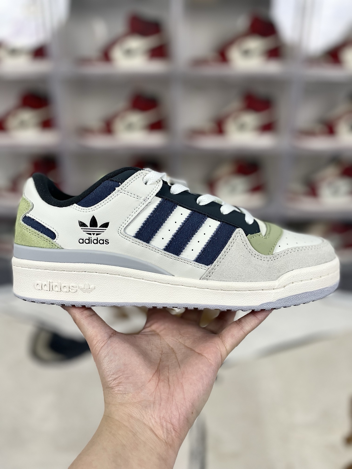 Adidas Originals Forum 84 Low-Top Sneakers - White, Green, Blue - Unisex 8 i1741458252646 6741 0 6