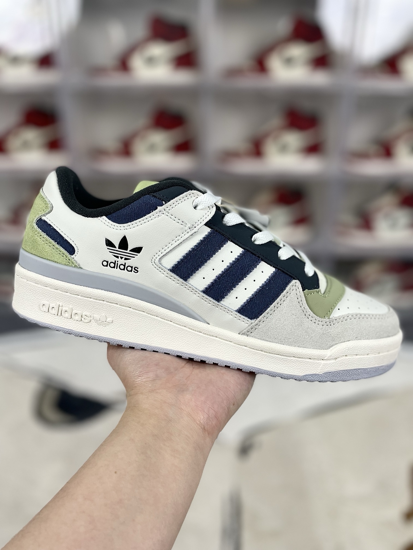 Adidas Originals Forum 84 Low-Top Sneakers - White, Green, Blue - Unisex 1 i1741458254048 7997 0 0