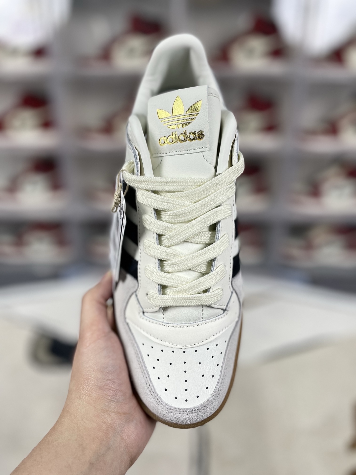 Adidas Originals Forum 84 Low-Top Sneakers - Classic Style, Modern Comfort 5 i1741458270820 9238 0 3