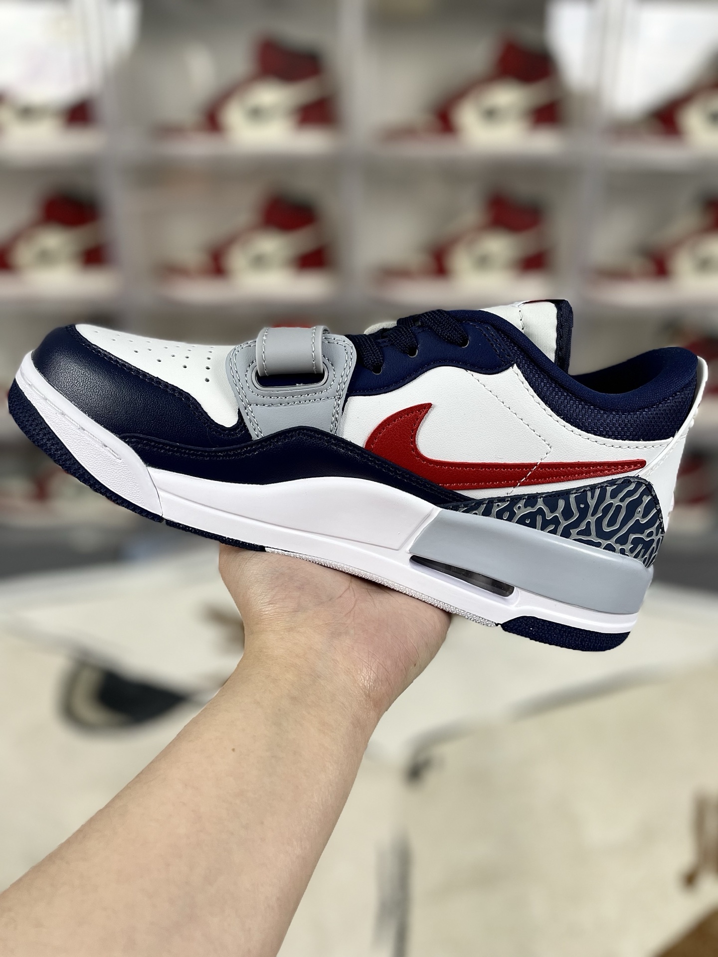 Jordan Legacy 312 Low White Blue Red Leather Basketball Shoes for Men and Women 3 i1741550304413 8089 0 1