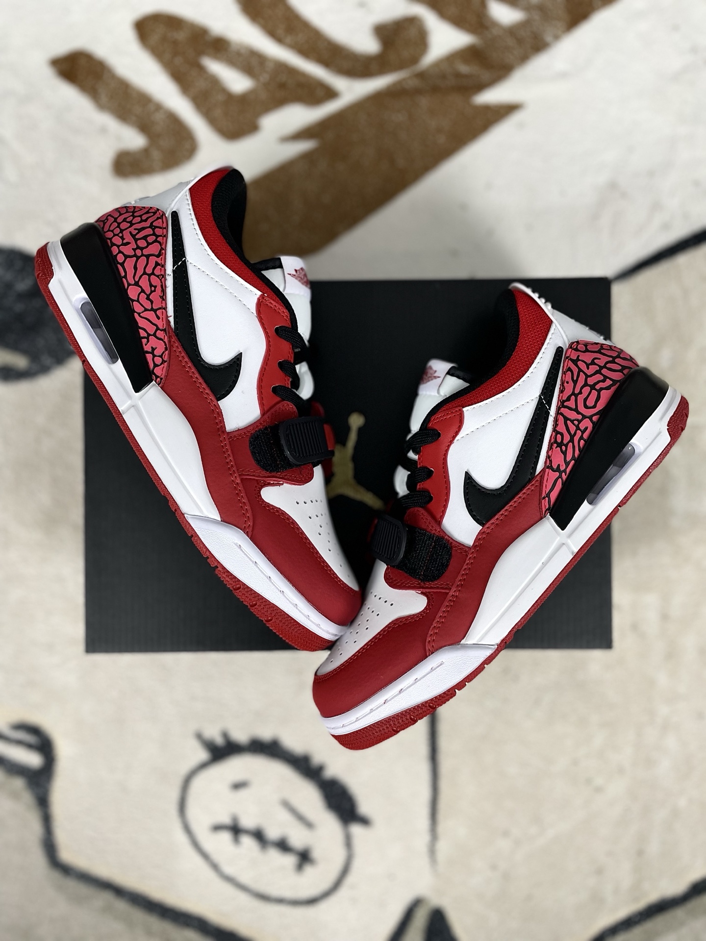 Jordan Legacy 312 Low 'Chicago' Basketball Shoes - White, Red, and Black 5 i1741550375692 2397 0 7