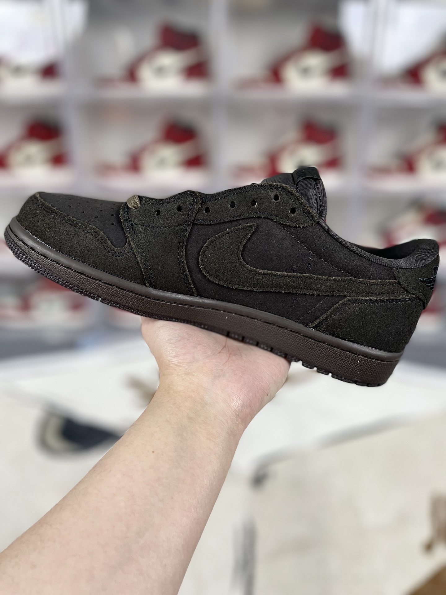 Travis Scott x Jordan Air Jordan 1 Low OG Velvet Brown - Stylish Sneakers 3 i1741550444586 7451 0 1