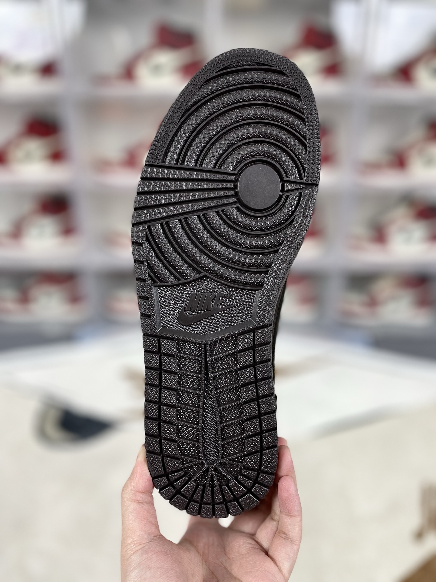 Travis Scott x Jordan Air Jordan 1 Low OG Velvet Brown - Stylish Sneakers 7 i1741550448178 8142 0 4