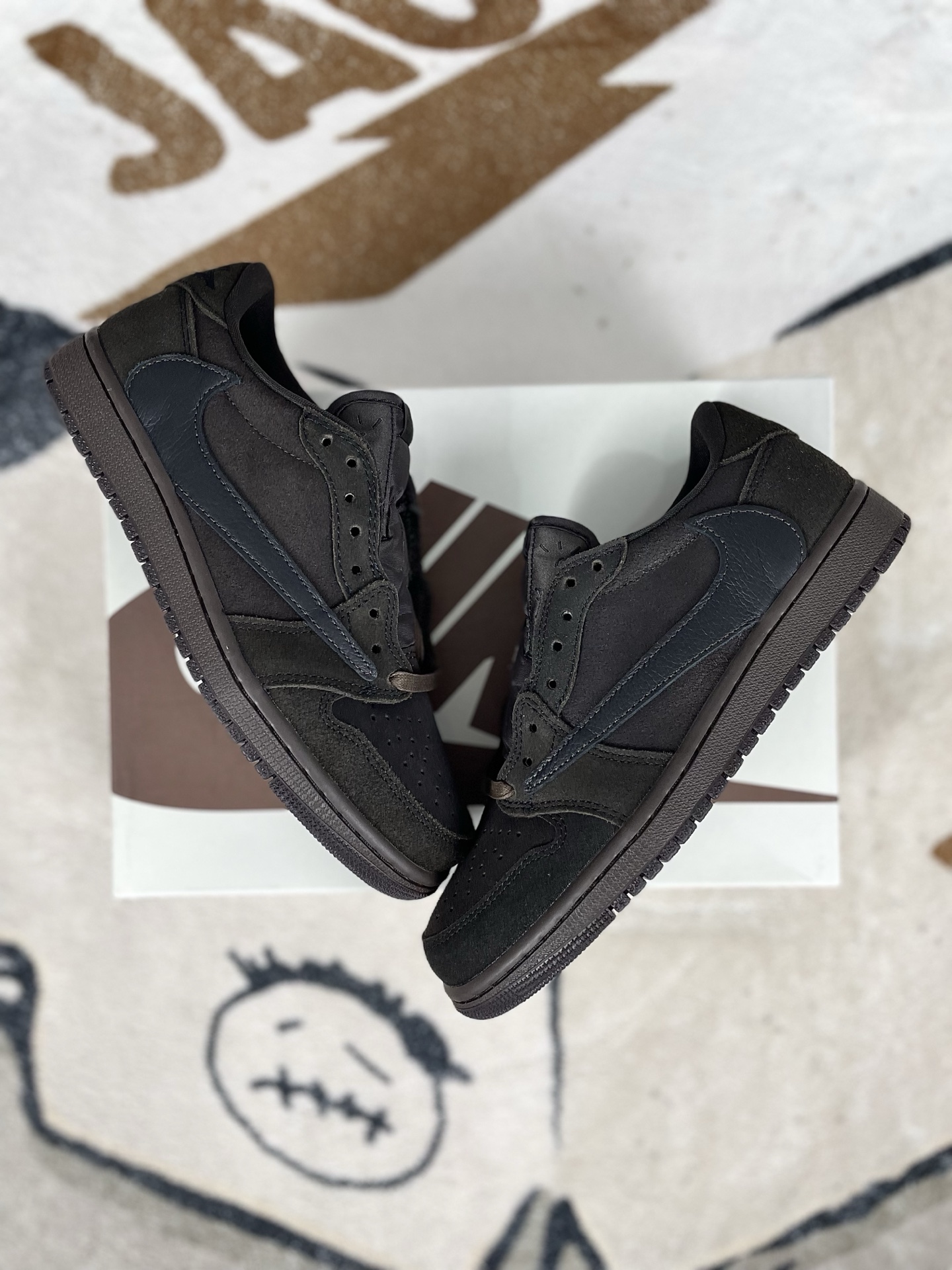 Travis Scott x Jordan Air Jordan 1 Low OG Velvet Brown - Stylish Sneakers 6 i1741550452137 4340 0 7