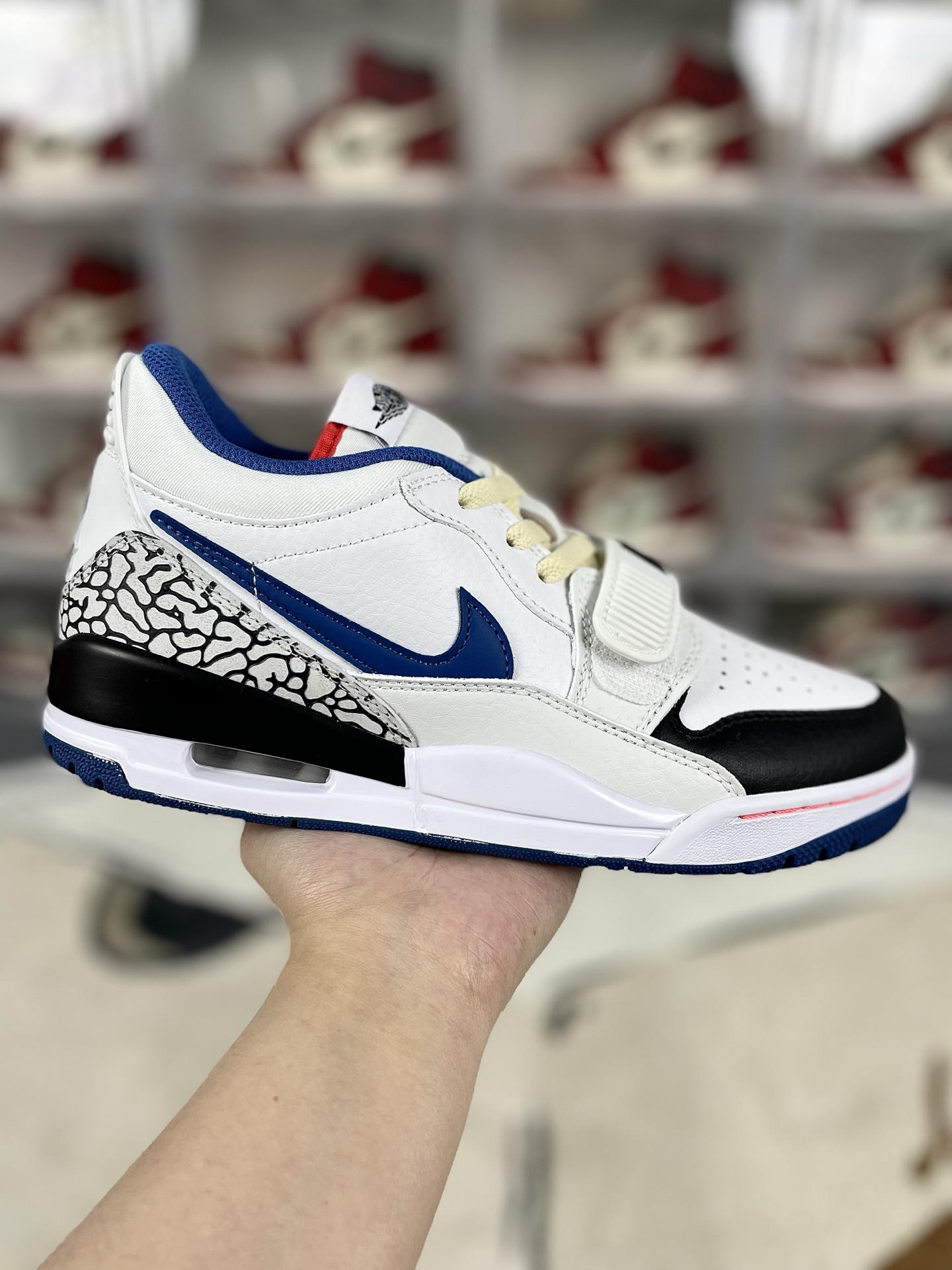 _dev9s-ZExUA3L_NnKVWRw-iCbNtWFS7-XlxqE-g