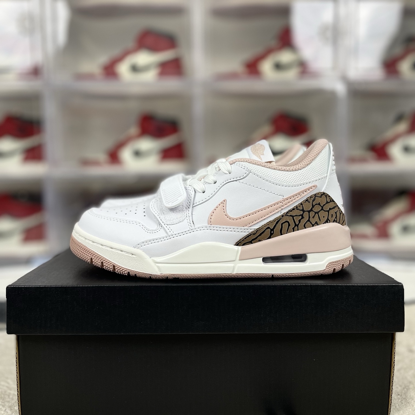 Jordan Legacy 312 Women's Low-Top Retro Basketball Shoes - White/Pink 9 i1741905476107 3245 0 8
