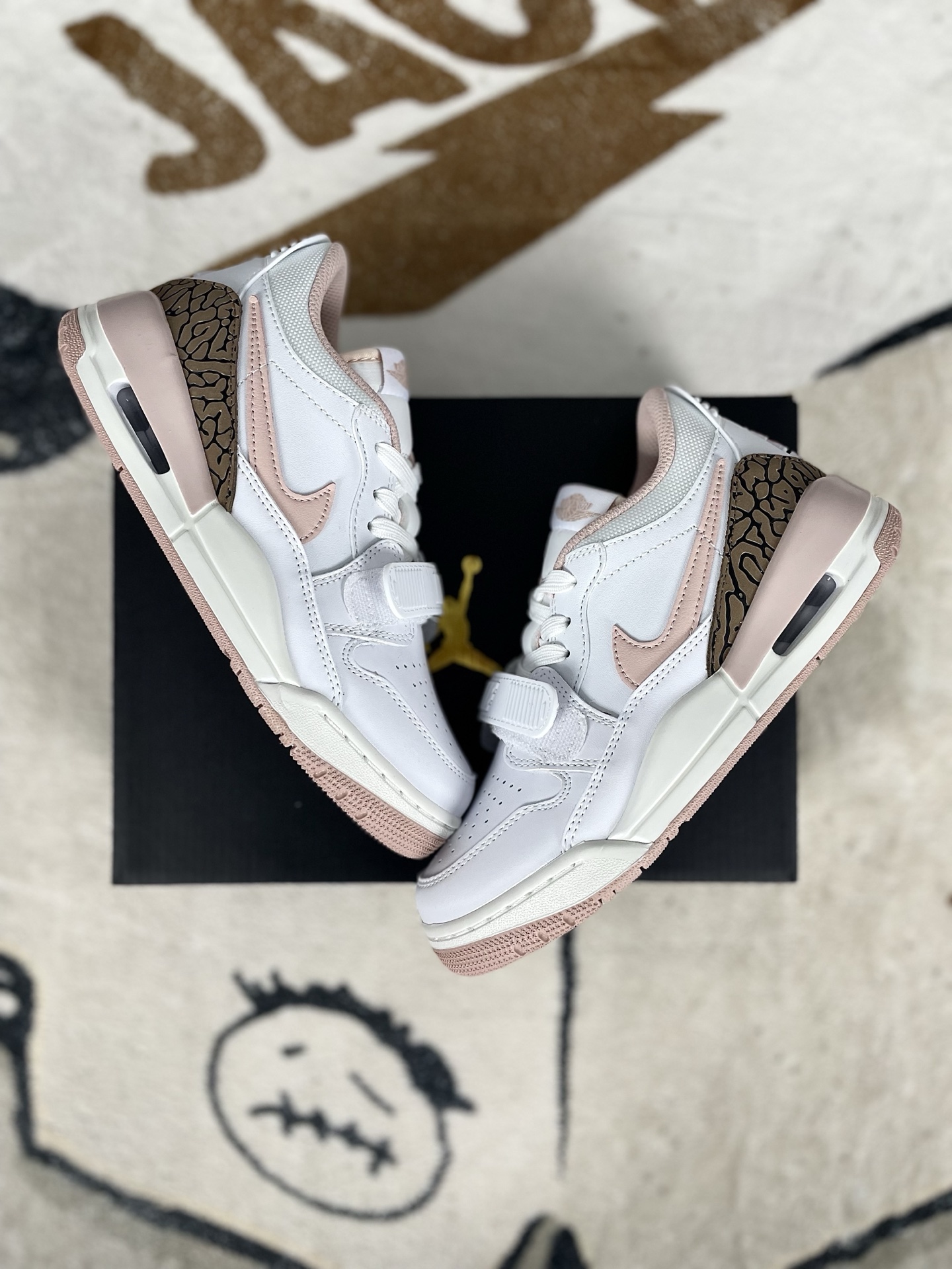 Jordan Legacy 312 Women's Low-Top Retro Basketball Shoes - White/Pink 5 i1741905479422 2333 0 7