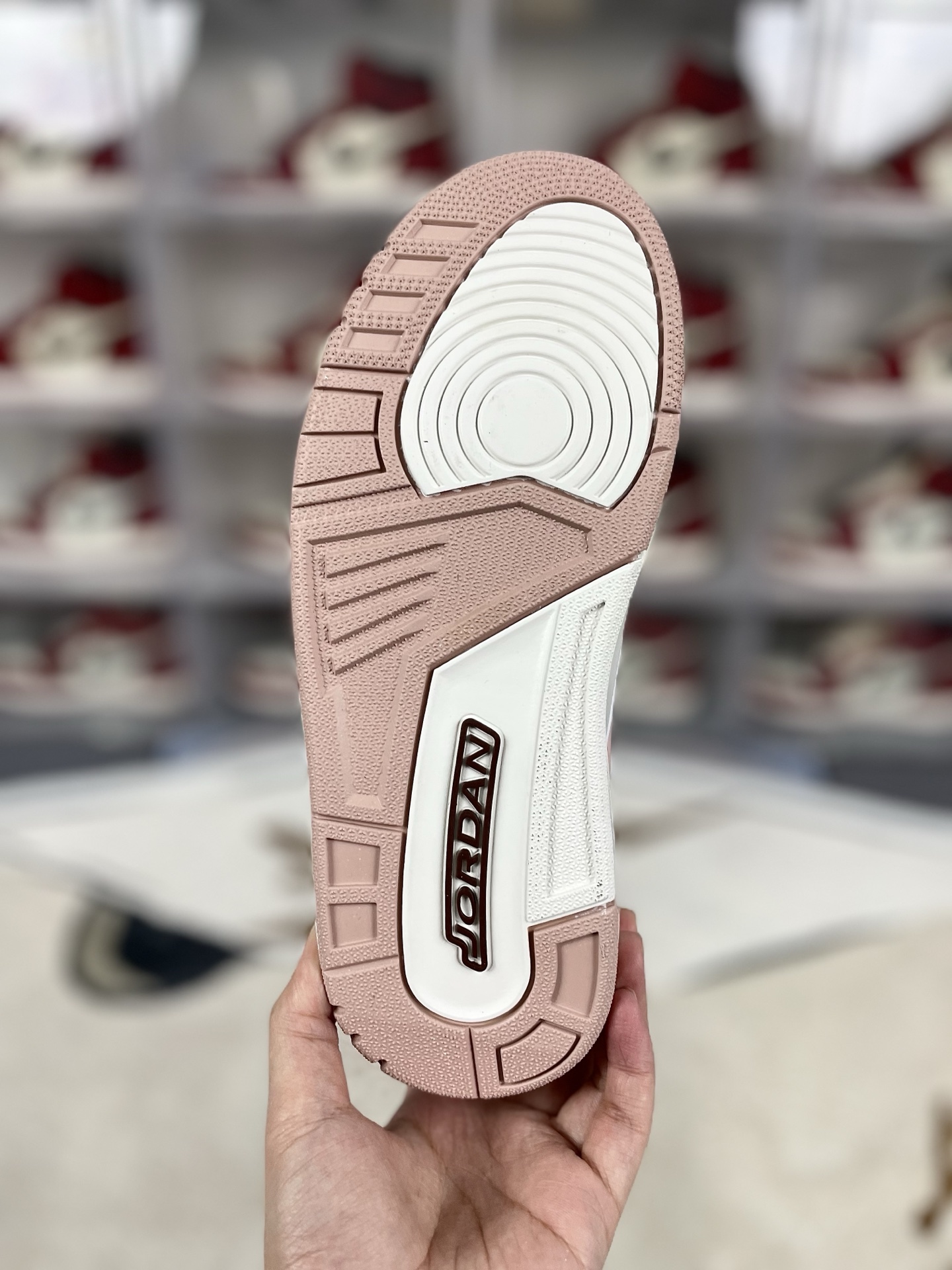 Jordan Legacy 312 Women's Low-Top Retro Basketball Shoes - White/Pink 6 i1741905482670 7984 0 4
