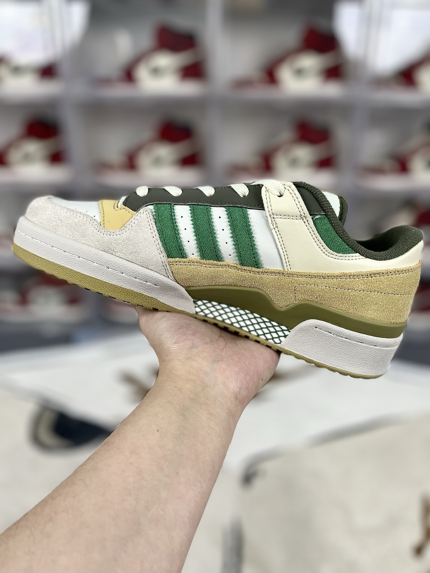 Adidas Originals Forum 84 Low-Top Sneakers - Classic Style, White/Green/Yellow 3 i1741905536494 5437 0 1