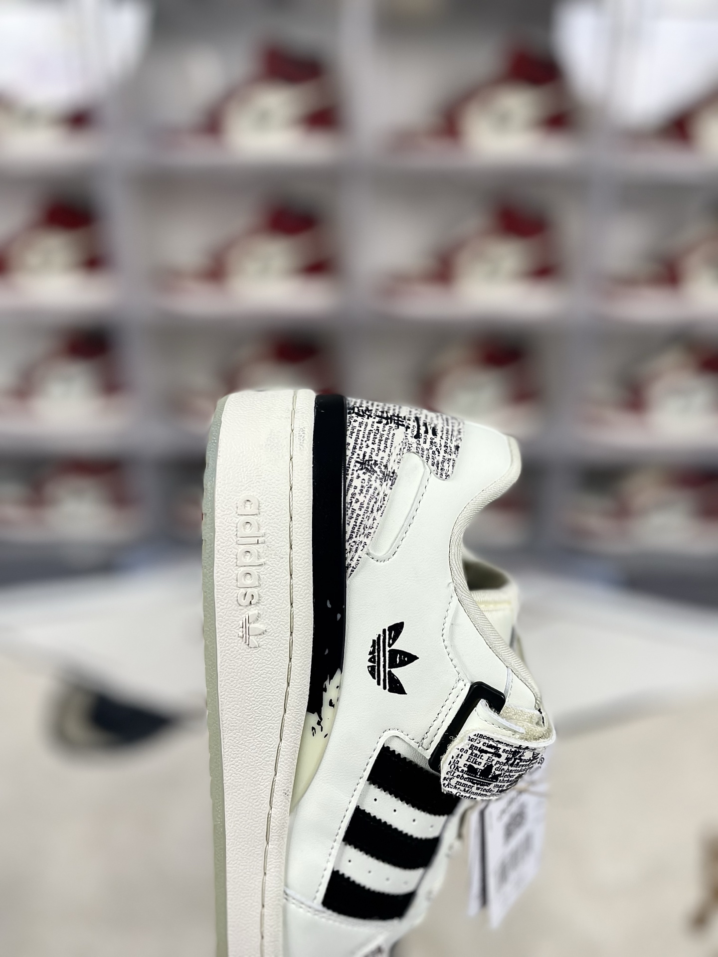 Adidas Originals Forum 84 Low-Top Sneakers - Black & White - Unisex 7 i1741905589936 5577 0 5
