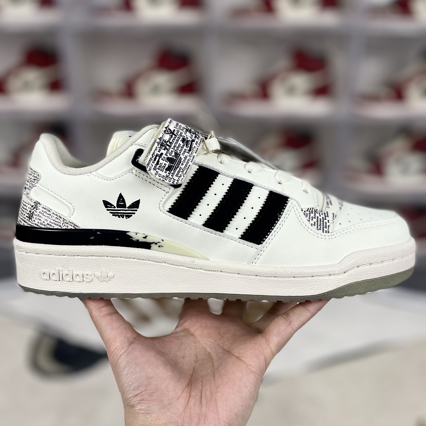 Adidas Originals Forum 84 Low-Top Sneakers - Black & White - Unisex 8 i1741905592362 2711 0 6