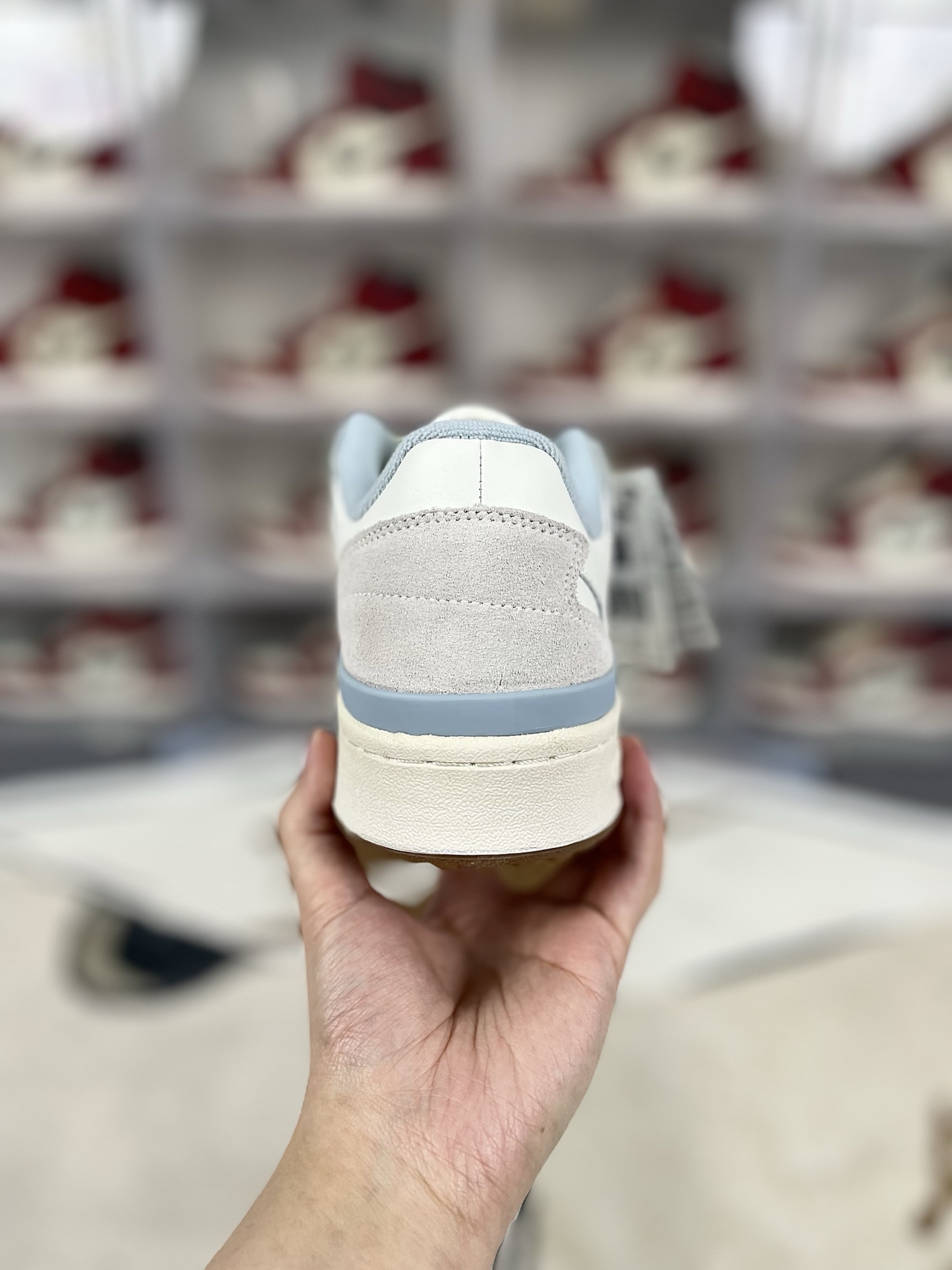 Adidas Originals Forum 84: Iconic Low-Top Sneakers for Men and Women 3 i1741905609286 1624 0 2