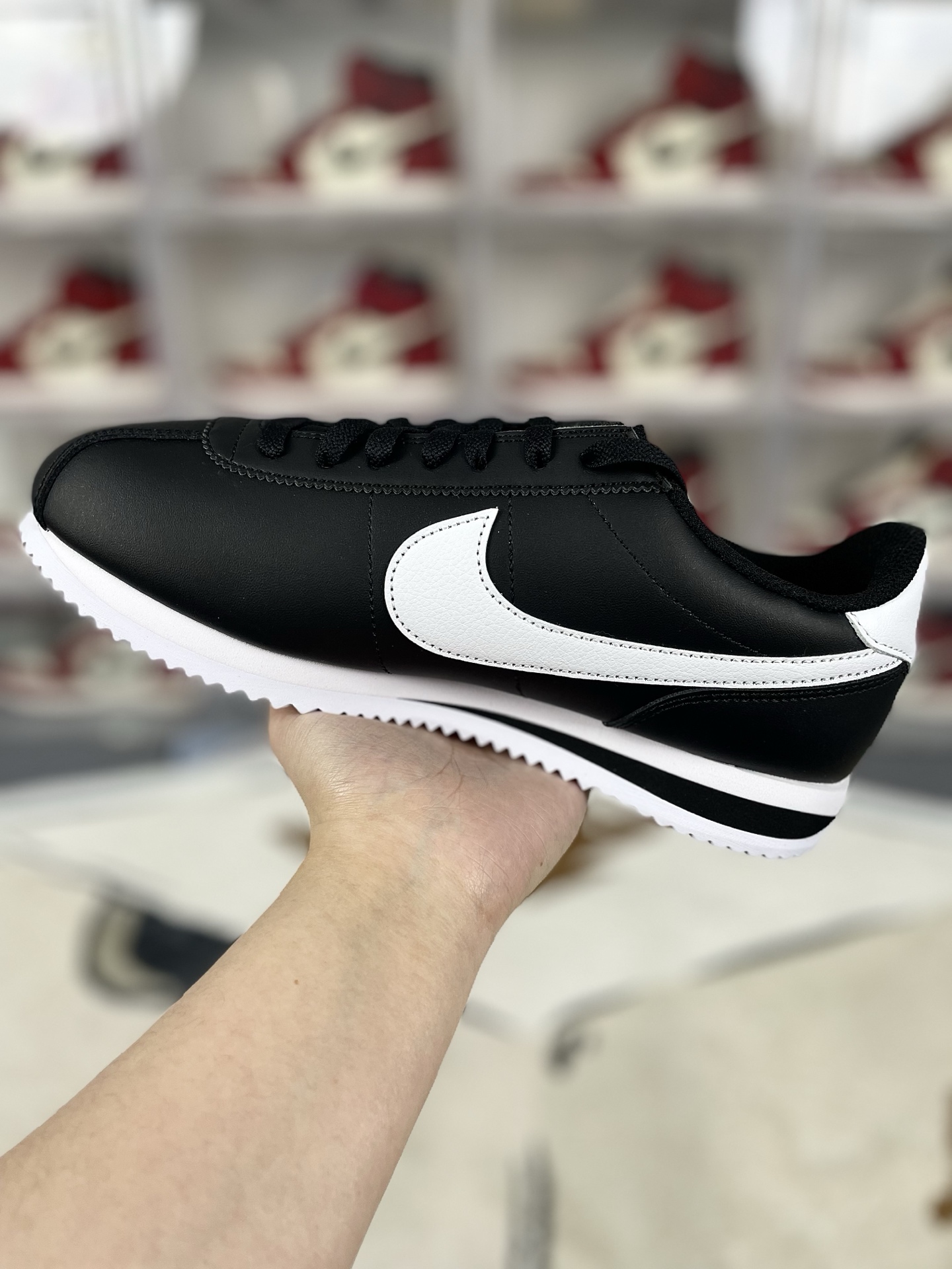 Nike Cortez: Classic Comfort, Lightweight Design, Low-Top Lifestyle Shoes 3 i1741986894022 9598 0 1
