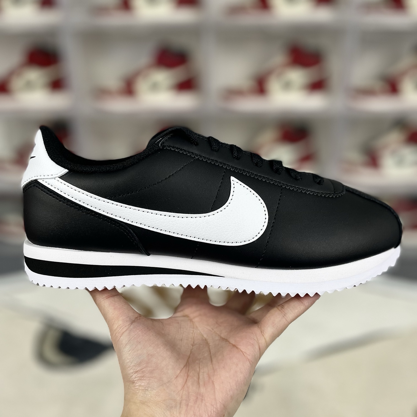 Nike Cortez: Classic Comfort, Lightweight Design, Low-Top Lifestyle Shoes 9 i1741986894683 9257 0 6