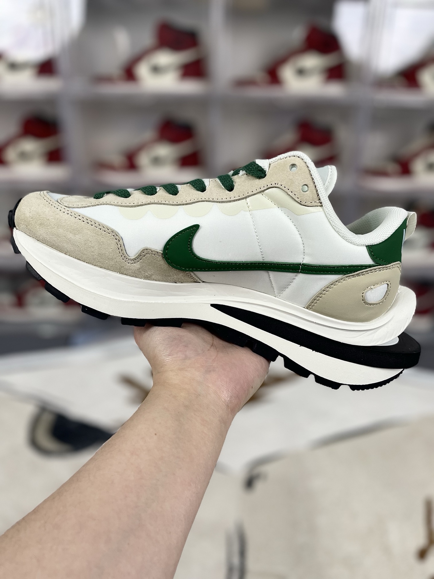 Nike x Sacai VaporWaffle 'Gorge Green' - Retro Style, Ultimate Comfort Shoes 2 i1742161266664 3357 0 1