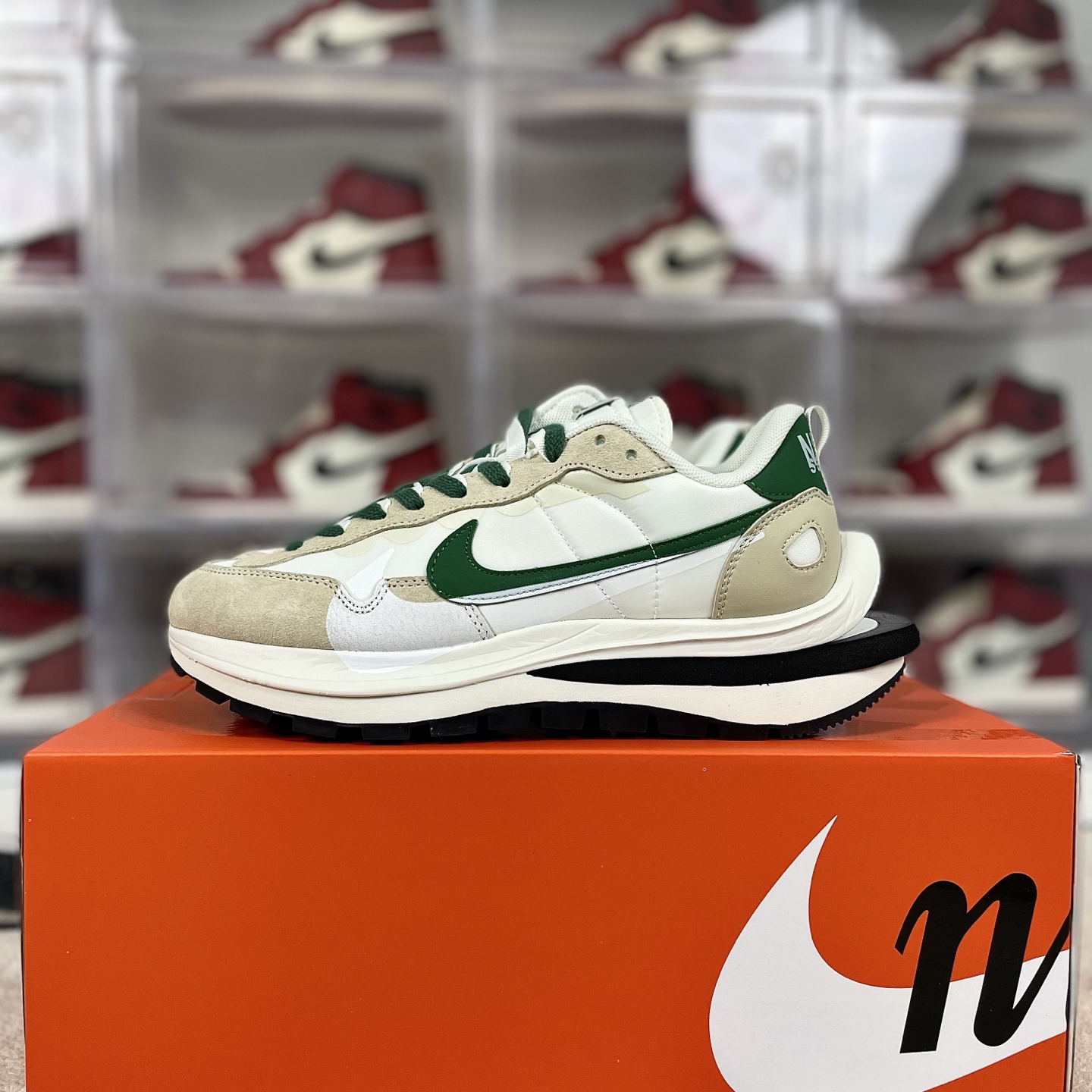 Nike x Sacai VaporWaffle 'Gorge Green' - Retro Style, Ultimate Comfort Shoes 9 i1742161266669 5086 0 8