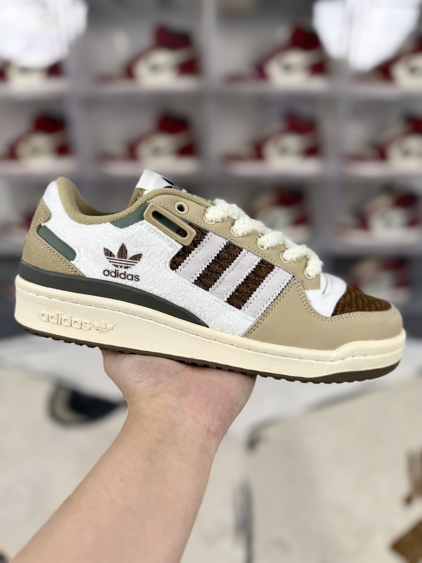 Adidas Originals Forum Low Brown White, Classic, Comfortable, Unisex Sneaker 1 i1742505861460 2779 0 0