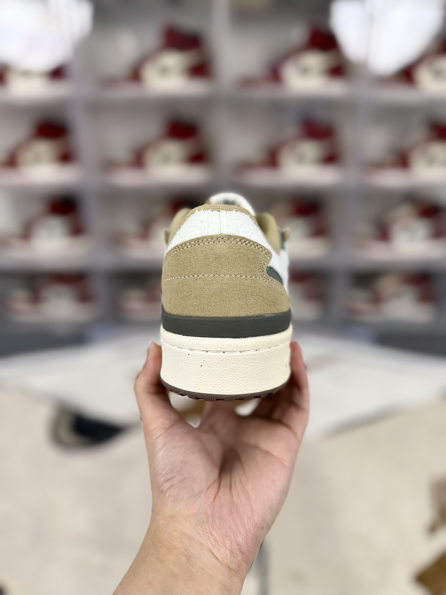 Adidas Originals Forum Low Brown White, Classic, Comfortable, Unisex Sneaker 3 i1742505861722 4063 0 2