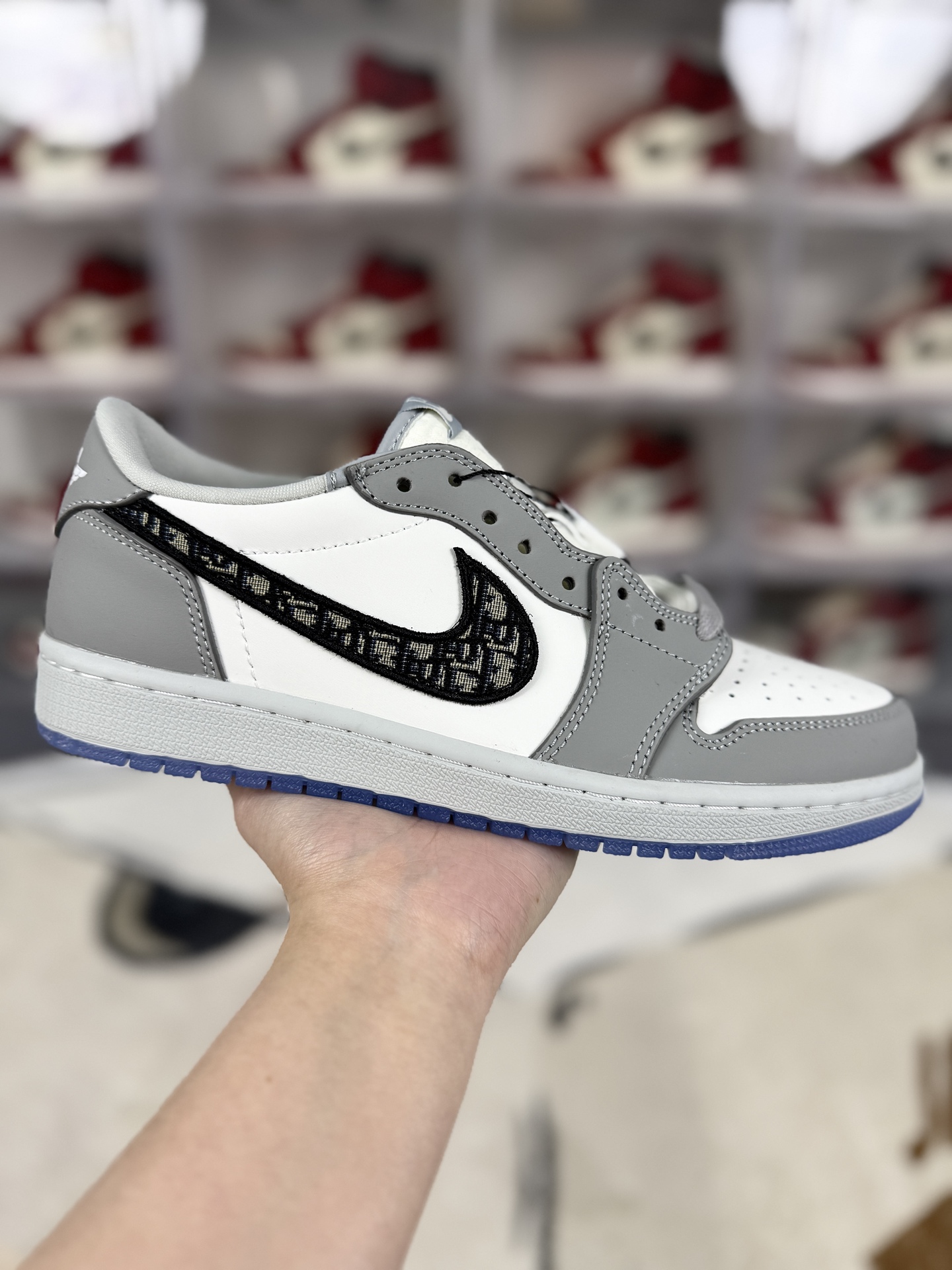 Dior x Jordan Air 1 Low: White/Gray, Comfortable, Retro Basketball Shoes 2 i1742593033960 6843 0 0