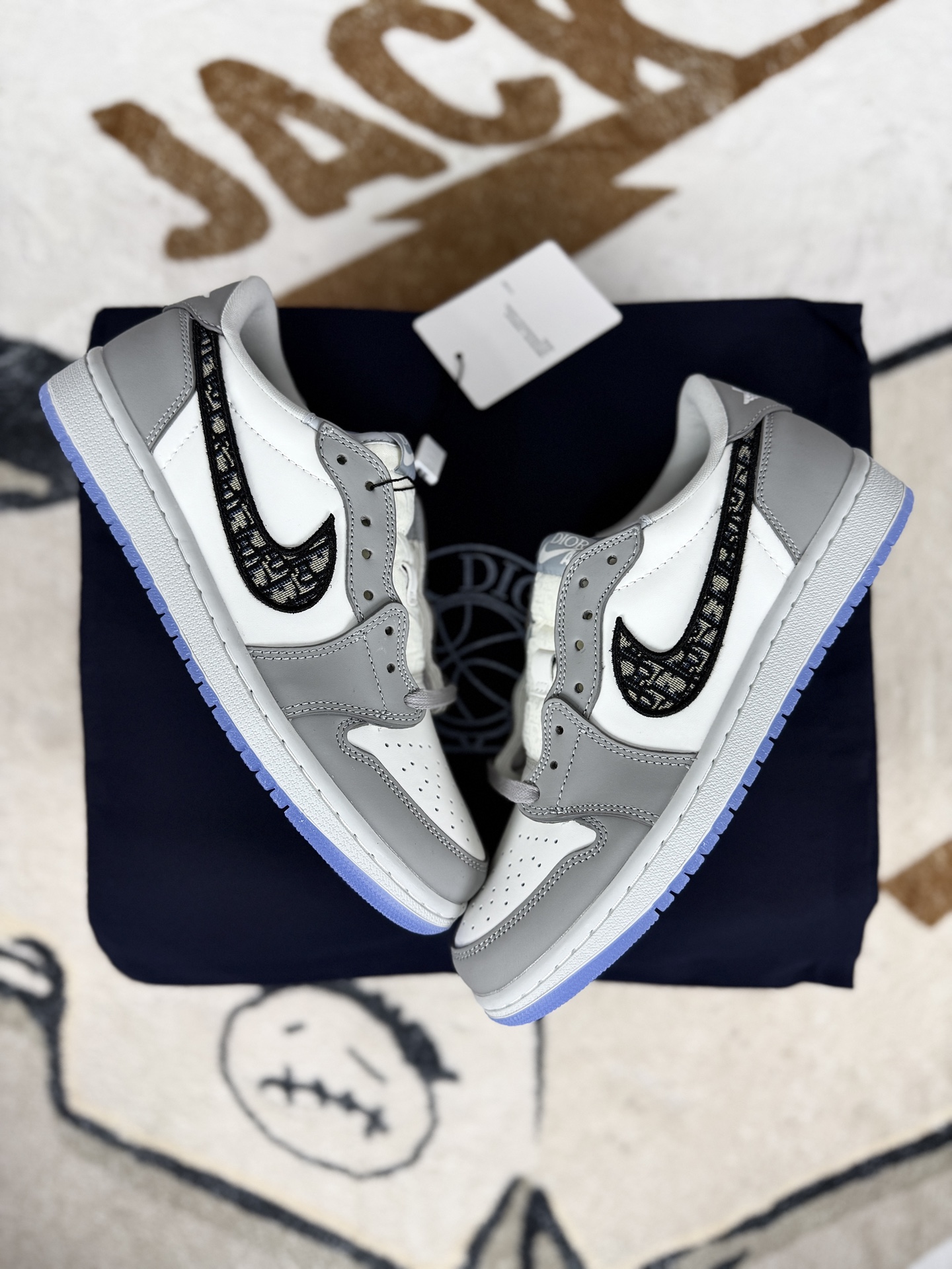 Dior x Jordan Air 1 Low: White/Gray, Comfortable, Retro Basketball Shoes 6 i1742593033960 9738 0 7
